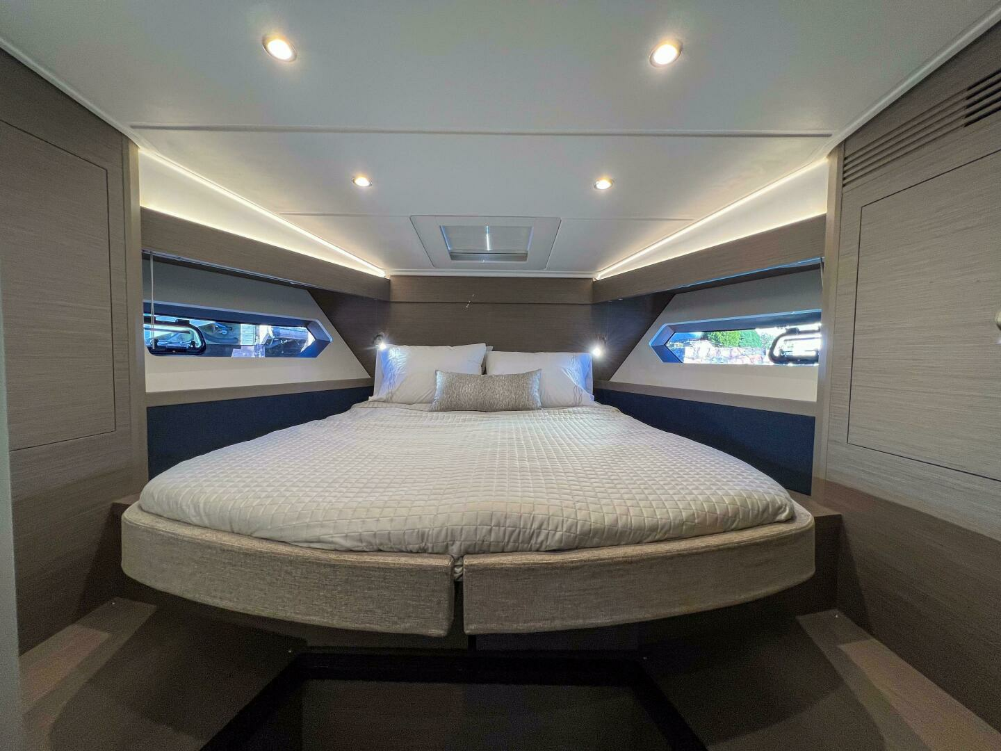 2024 Beneteau Gran Turismo 45 - Image 14