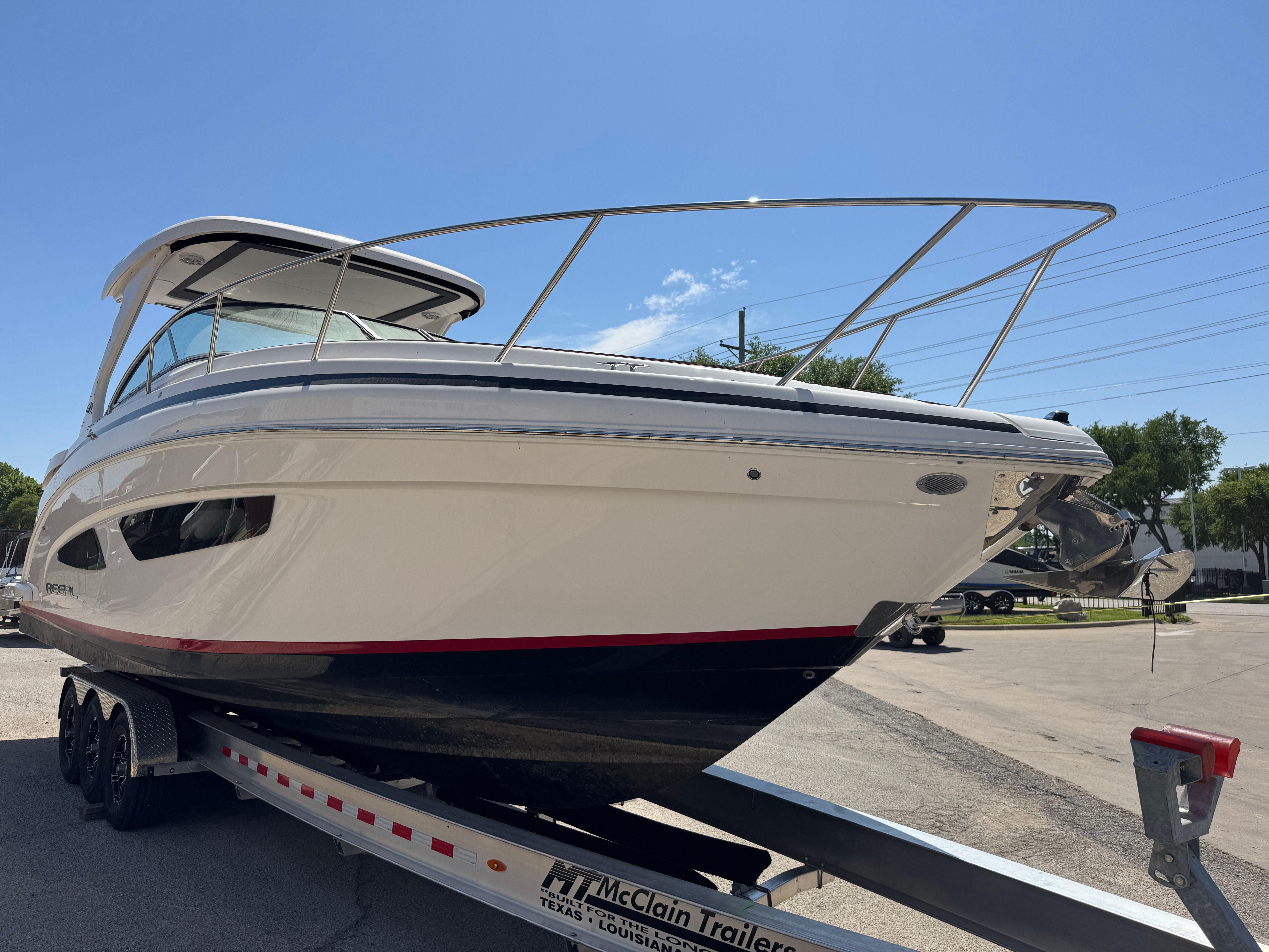 2023 REGAL 33 EXPRESS - Image 15
