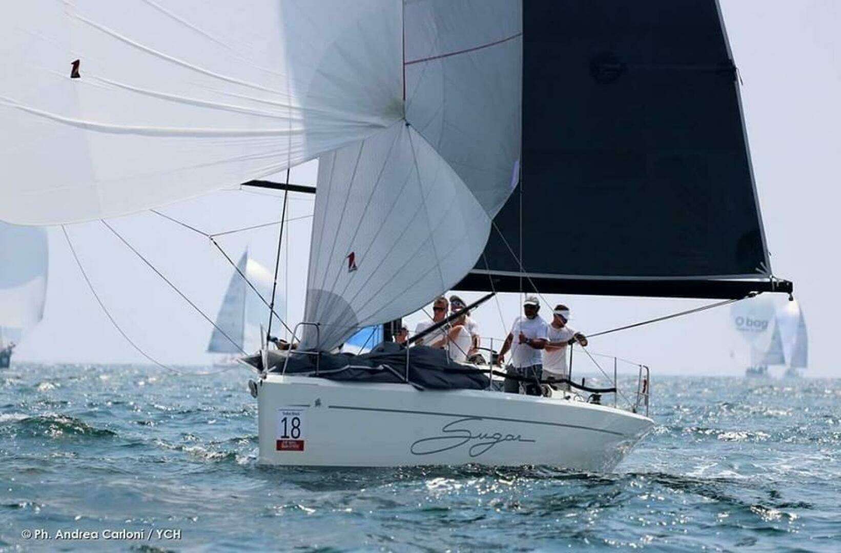 2026 Italia Yachts 9.98 - Image 22