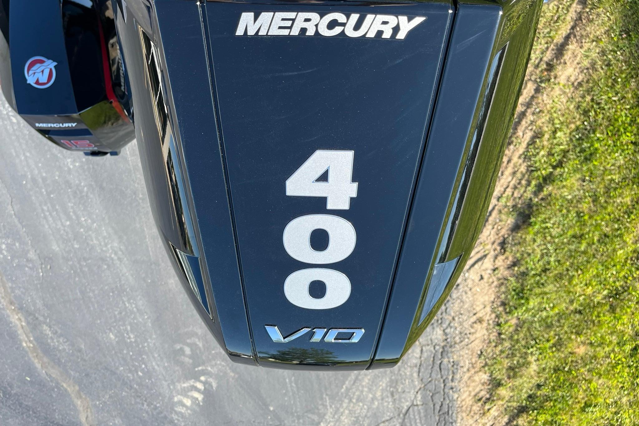 Mercury 400 V10 engine on a 2026 Lund 2275 Baron boat.