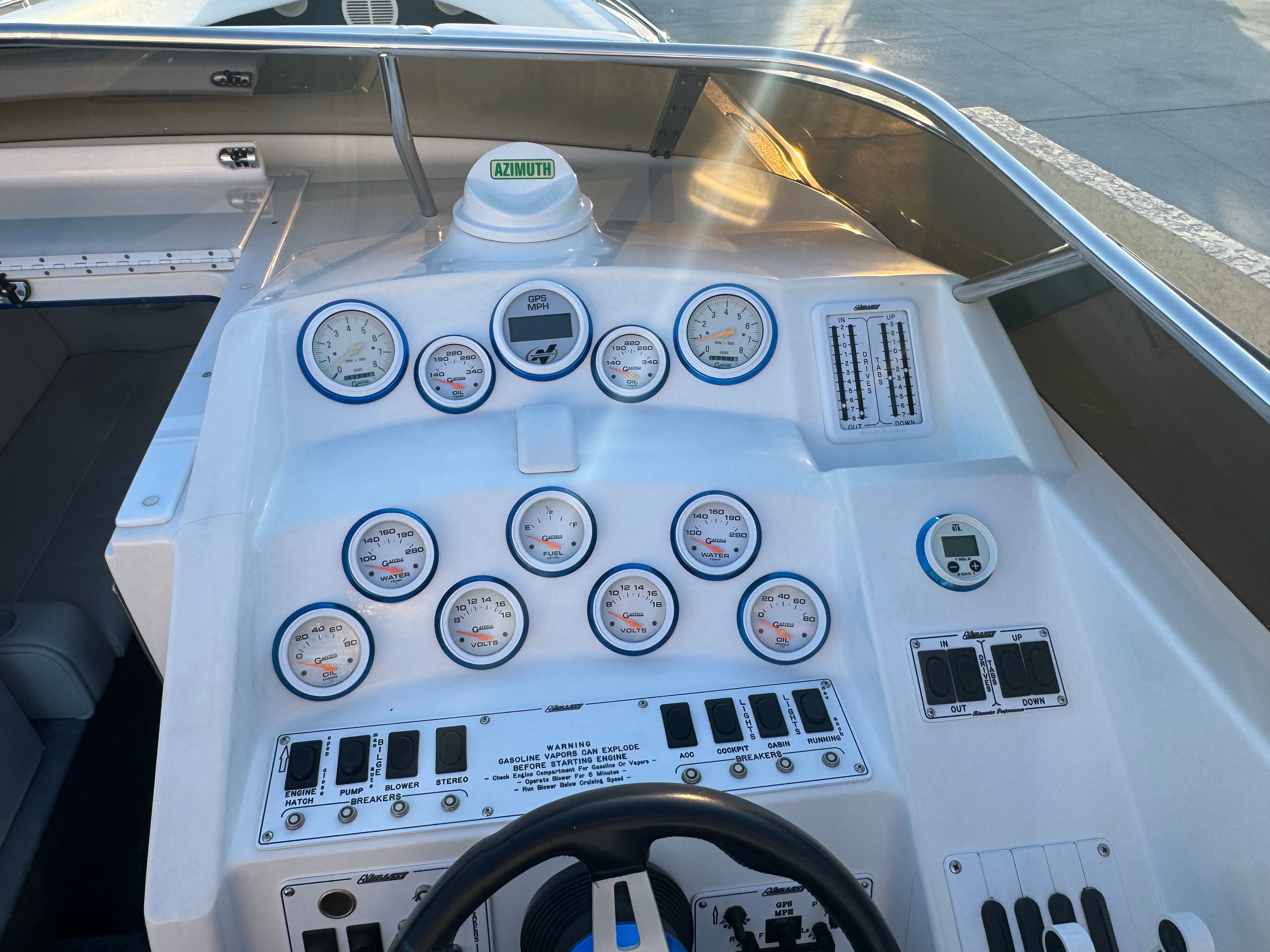 2001 Hallett 30T - 22