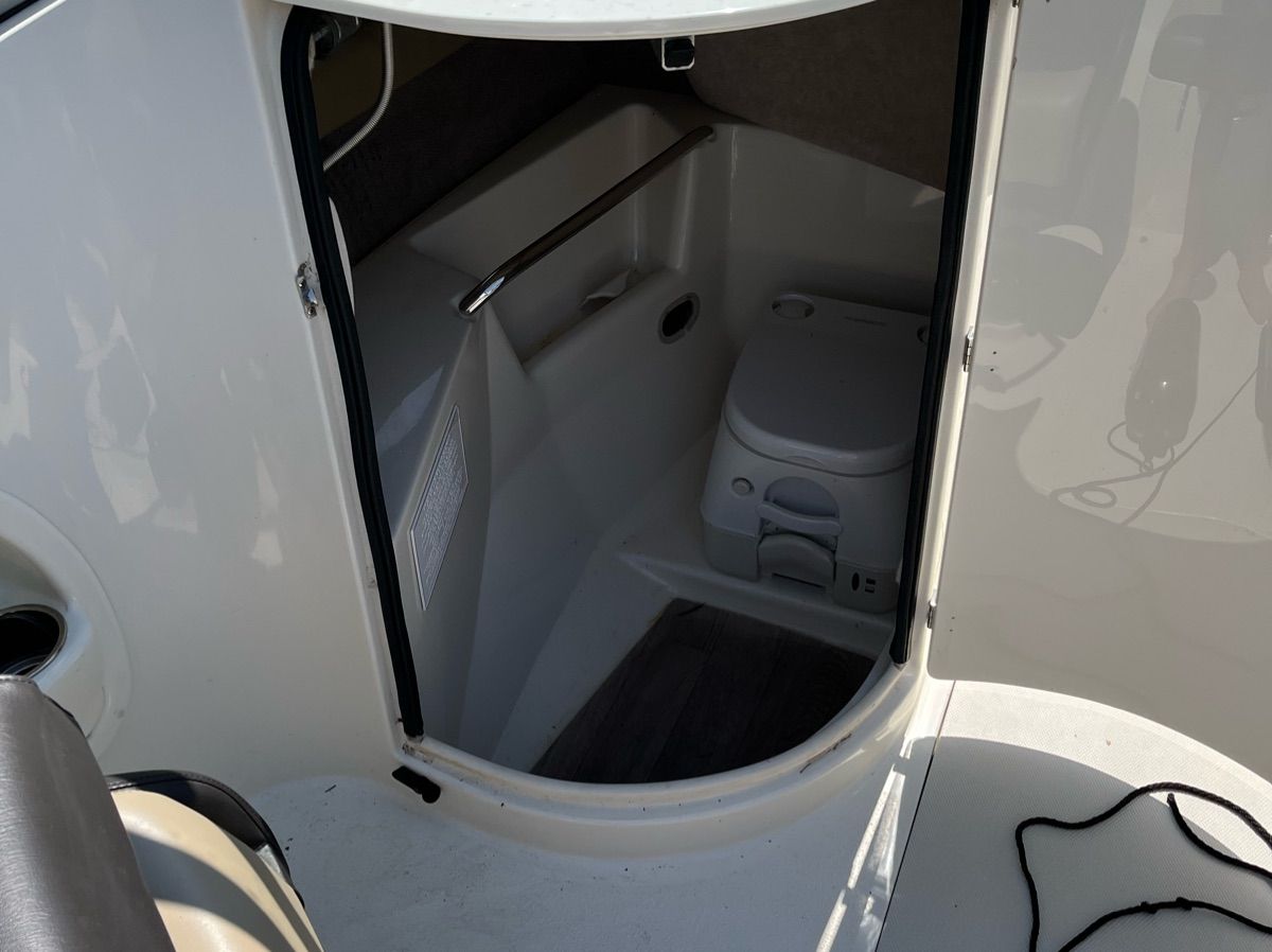 2018 Stingray 214 LR - 8