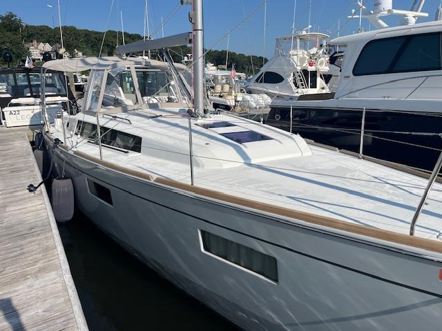 2017 Beneteau Oceanis 38.1