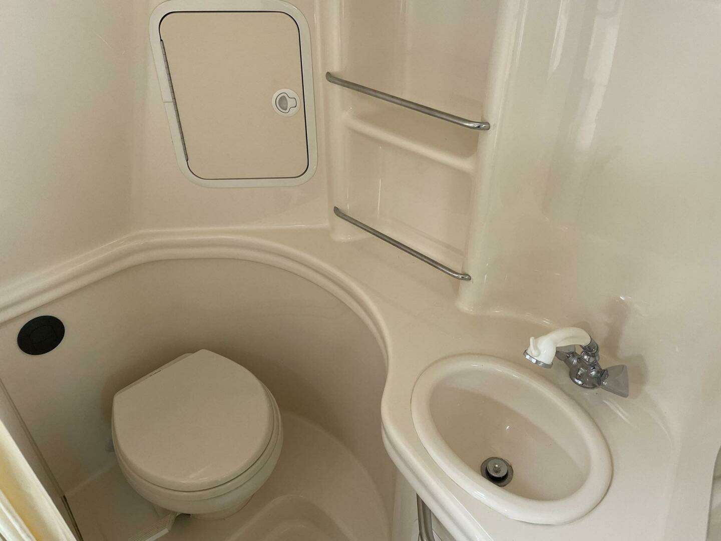 2003 Sea Ray 300 Sundancer - Image 32