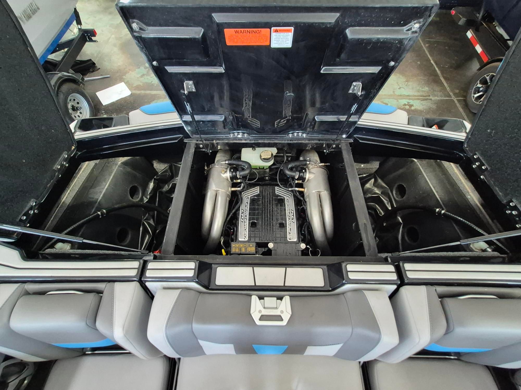 2021 MALIBU 23 LSV - Image 22