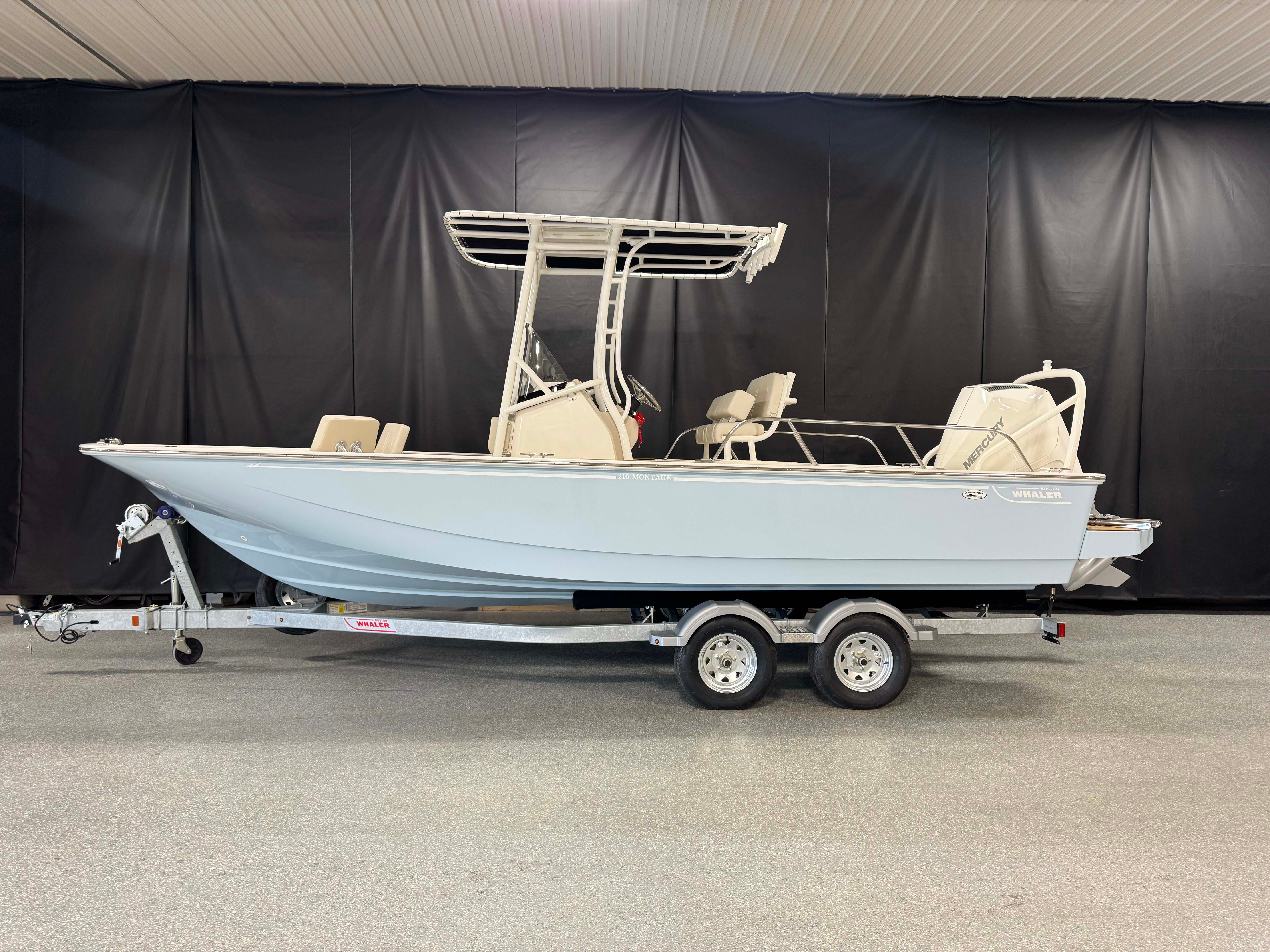 2026 Boston Whaler 210 Montauk
