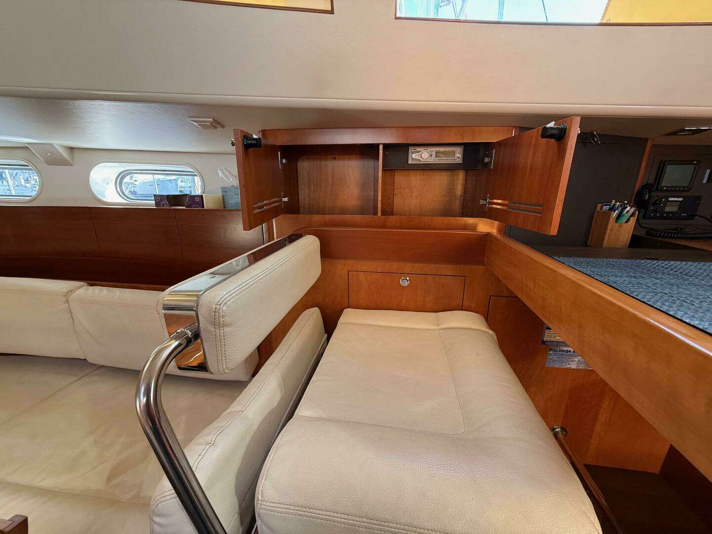 2011 Allures 45 - Image 45