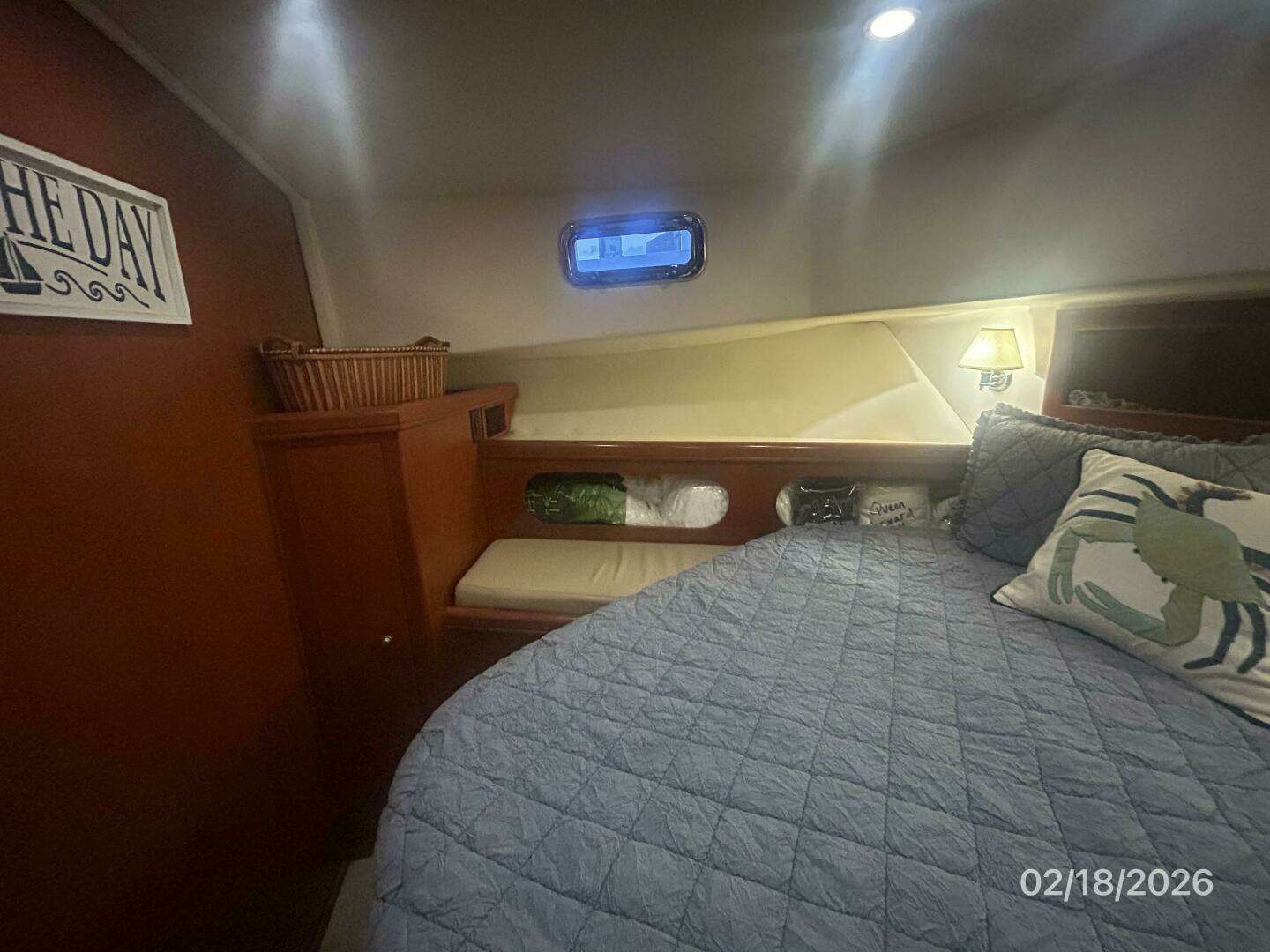 2004 Mainship 430 - Image 63