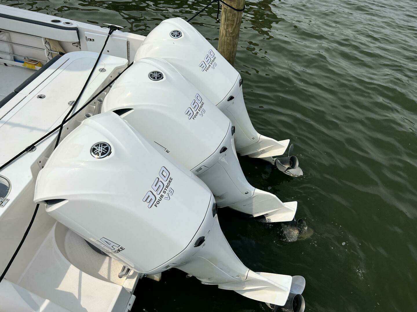 2012 Everglades 350 LX - Image 7