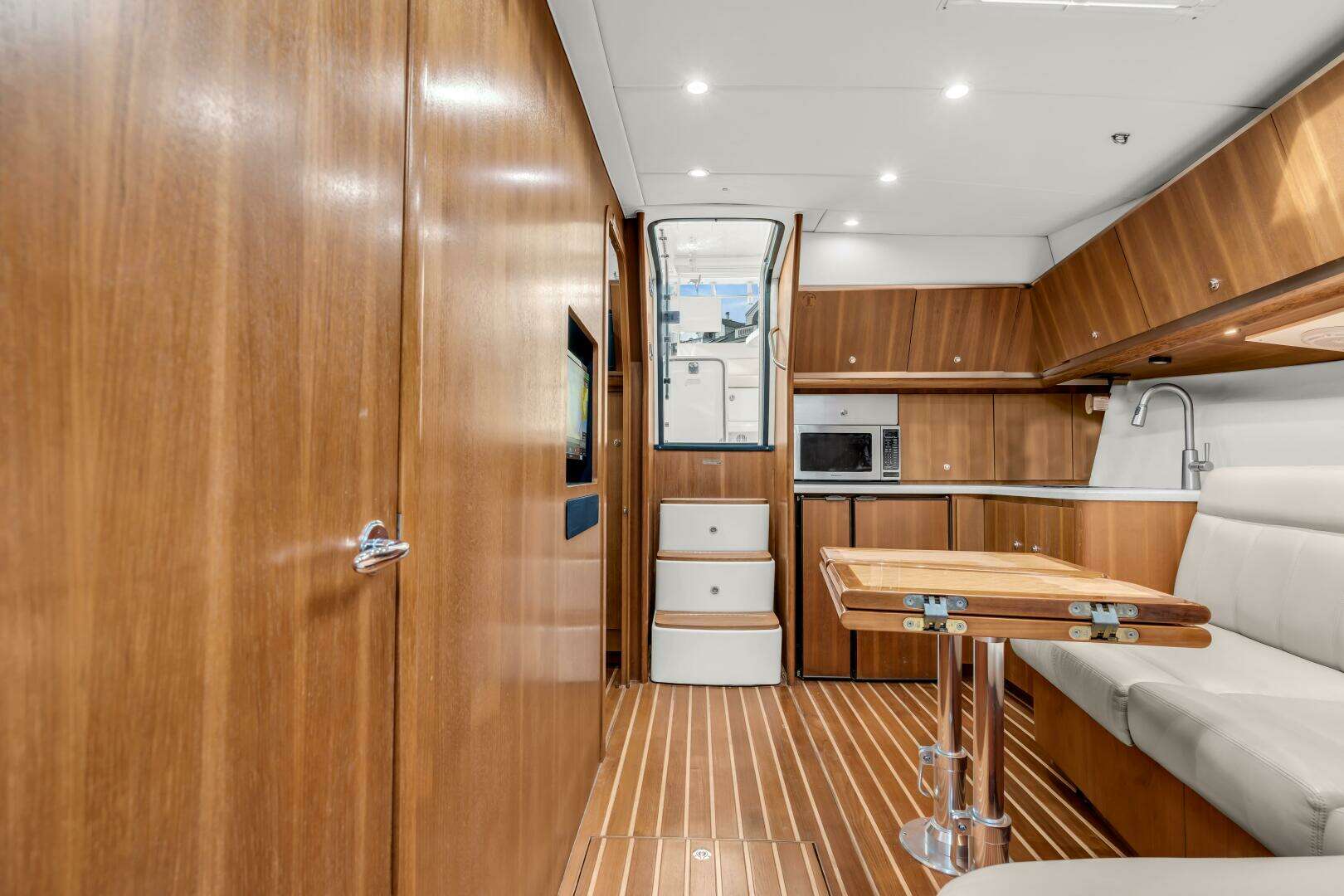 2006 Tiara Yachts 4200 Open - Image 36