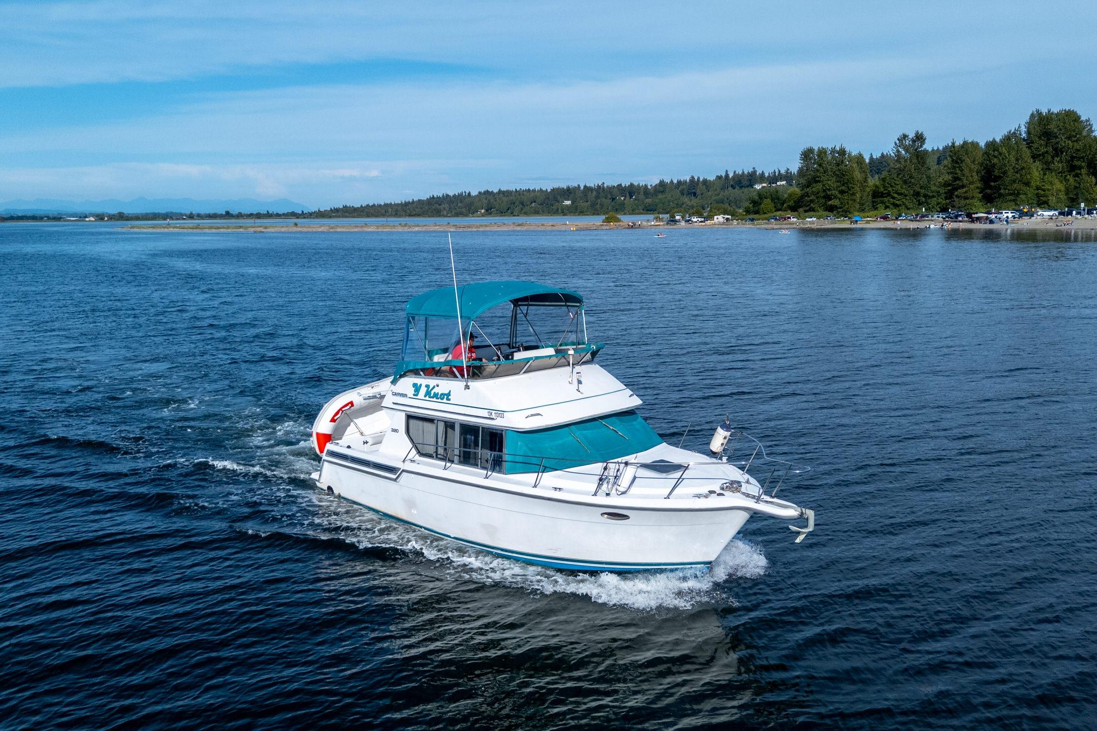 1994 Carver 320 Voyager