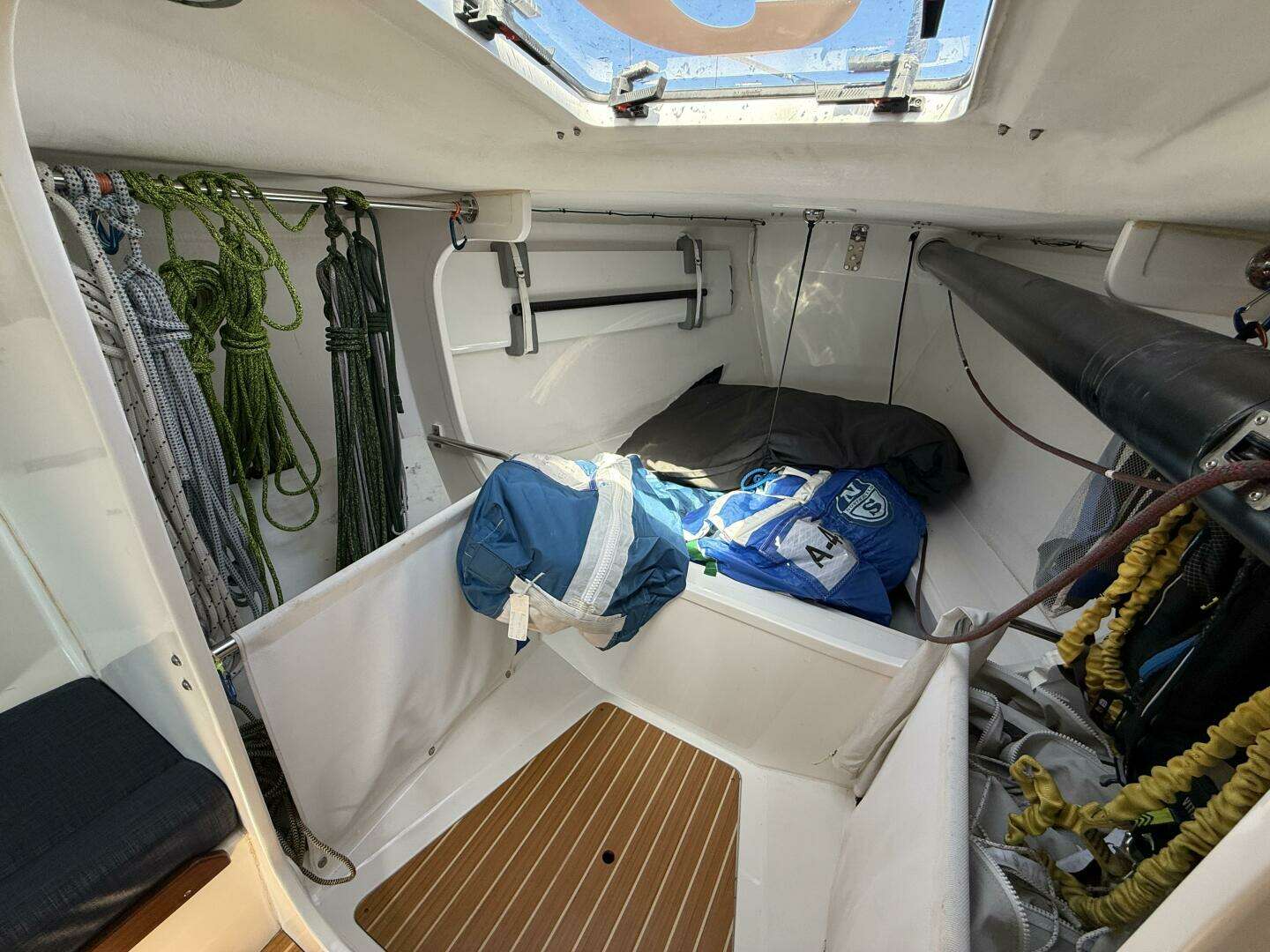 2018 J Boats J121 - Image 25