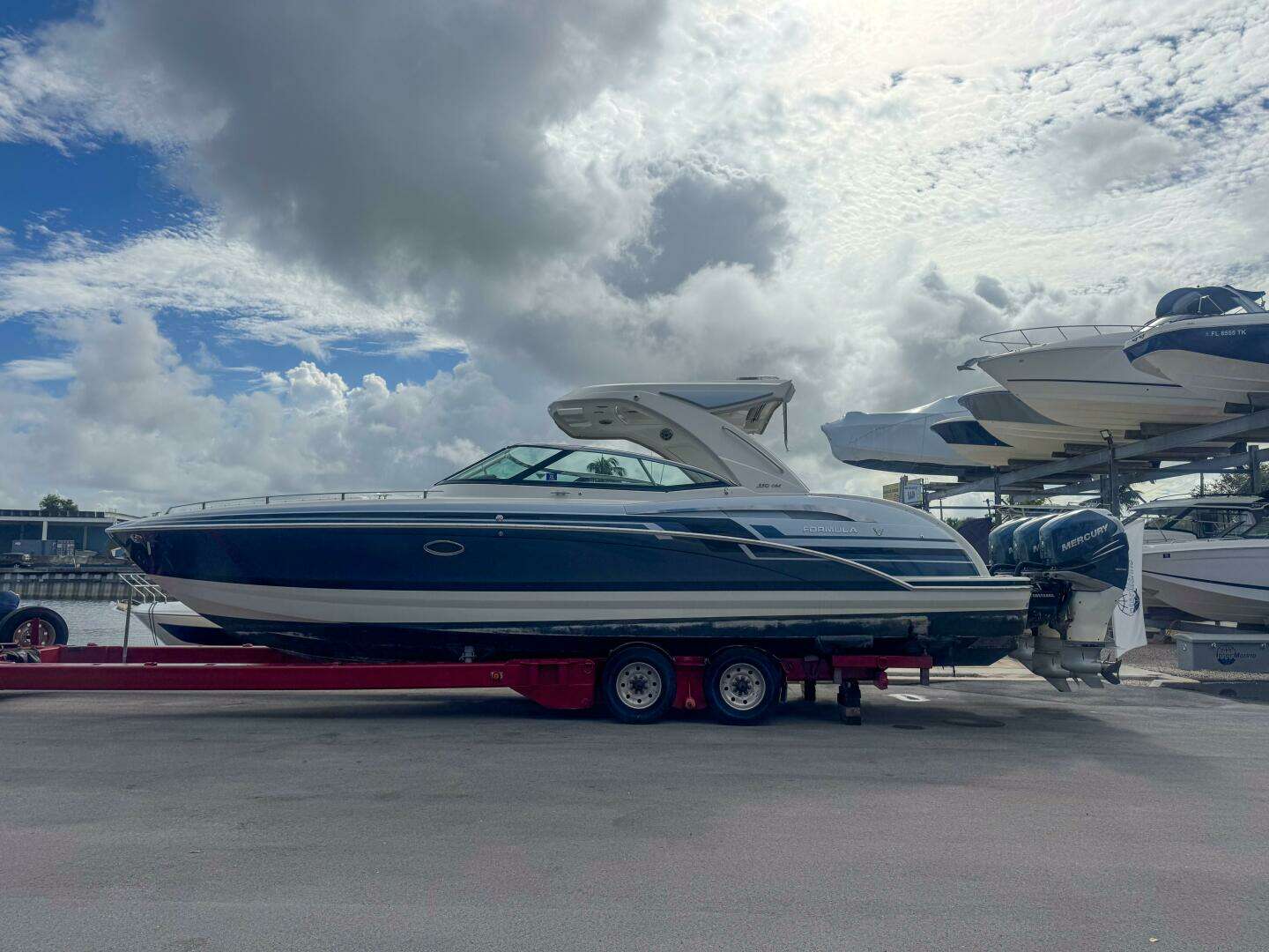 2021 Formula 350 Crossover Bowrider OB - Image 3