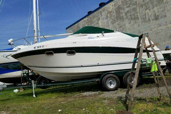 2004 Four Winns 248 Vista