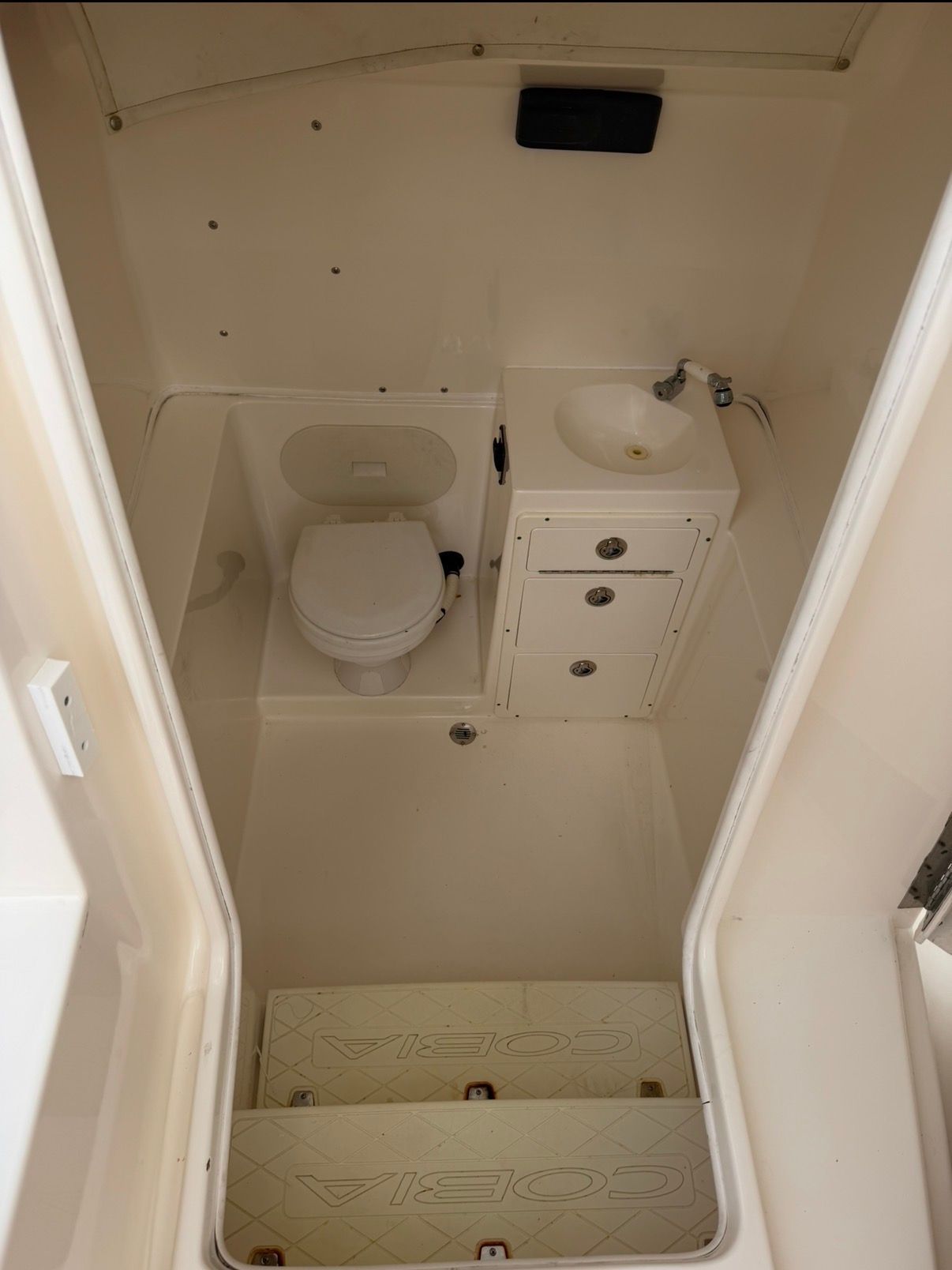 2014 Cobia 296 Center Console - 11