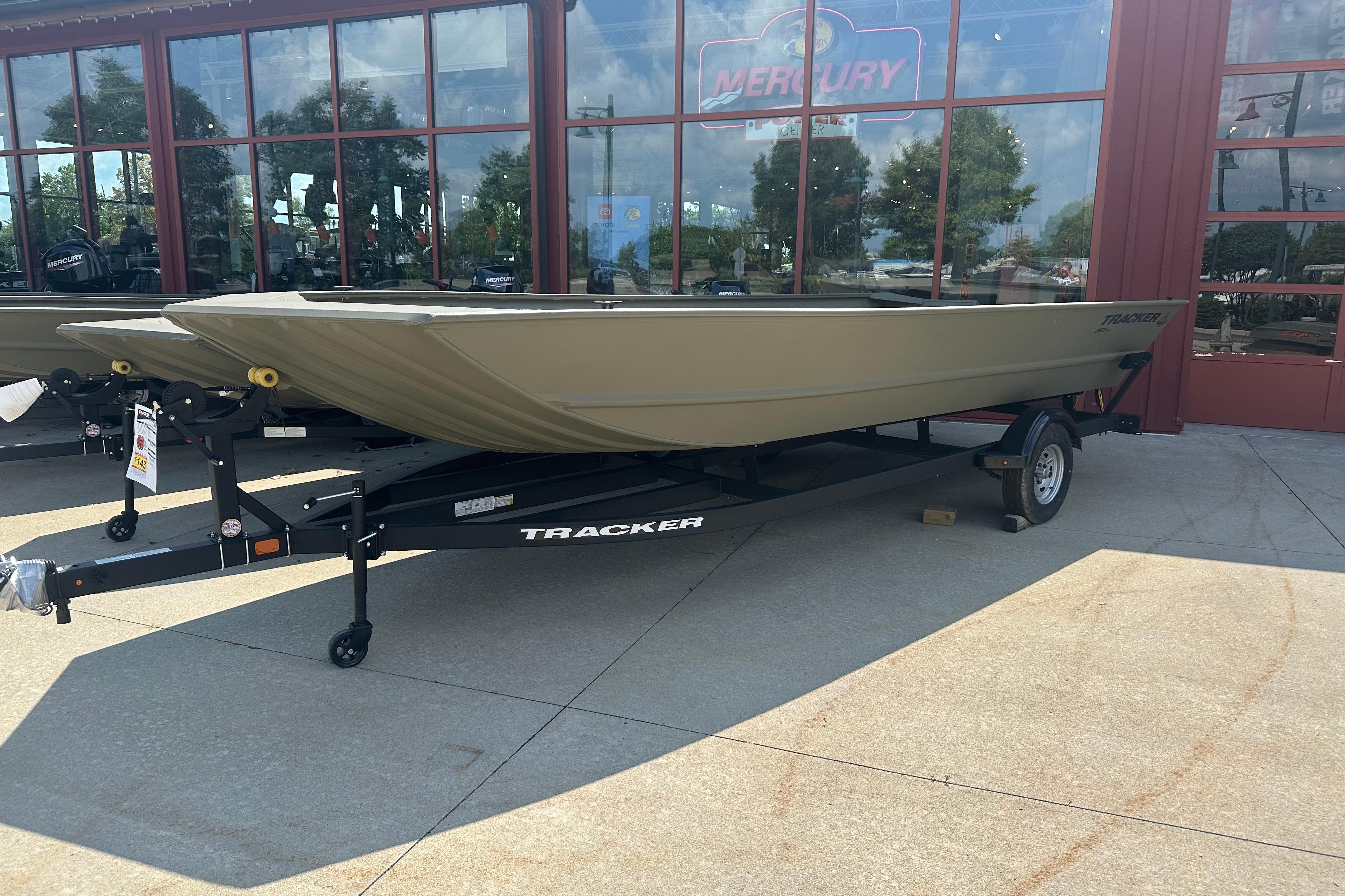 2026 Tracker Grizzly 2072 Utility