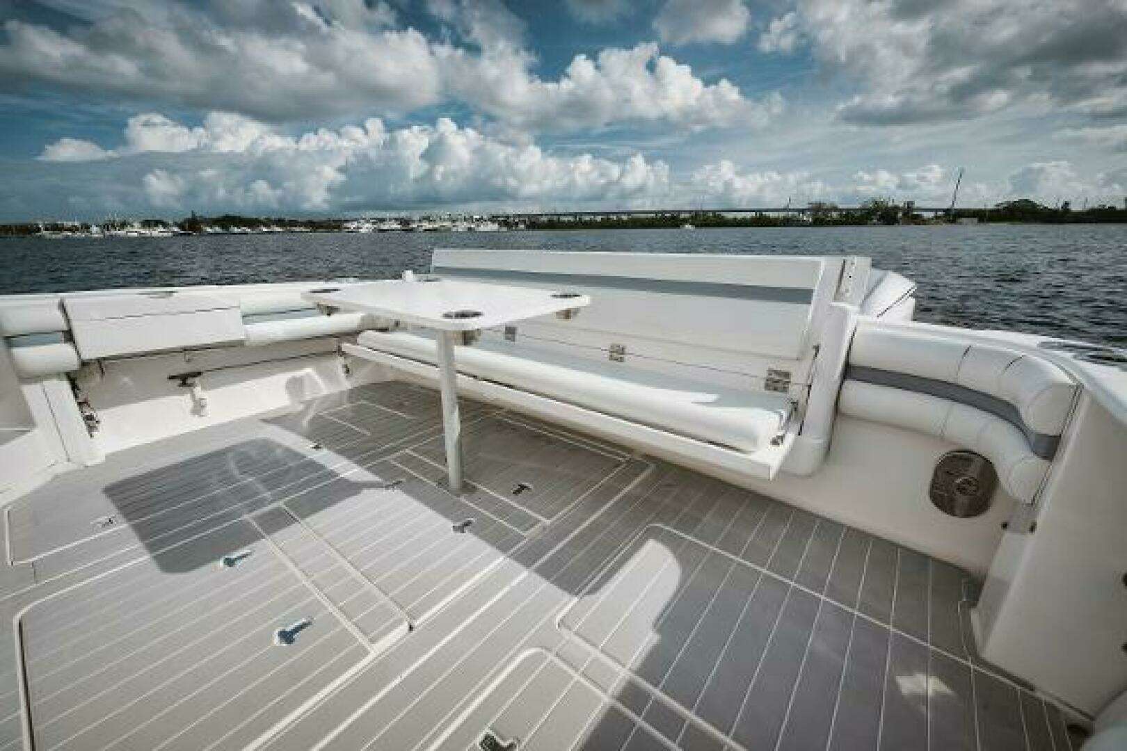 2018 Intrepid 475 Sport Yacht - Image 20