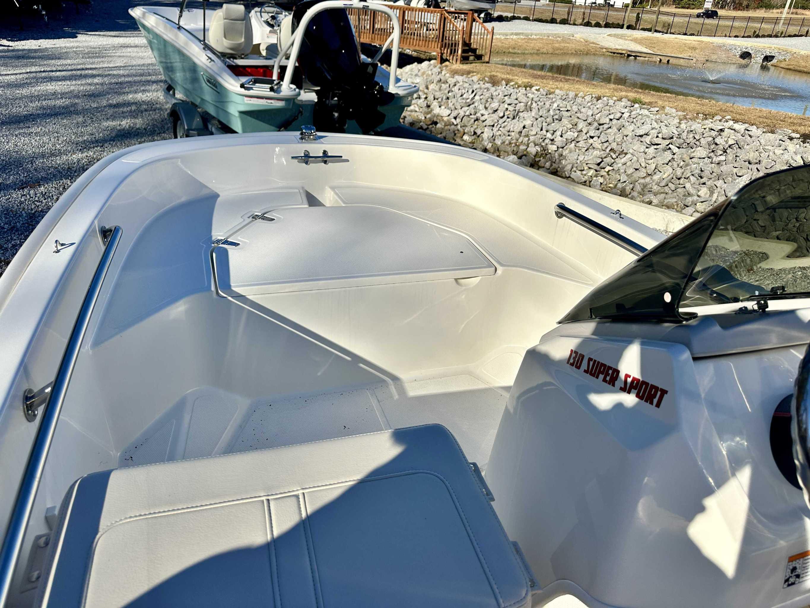 2025 Boston Whaler 130 Super Sport - 16