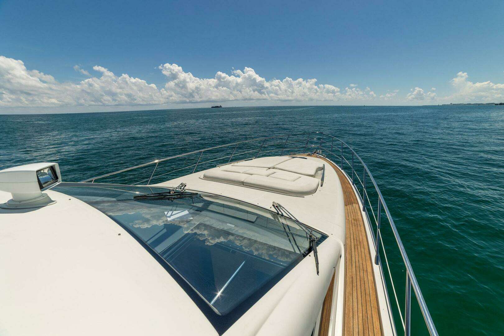 2011 Azimut 68S - Image 8