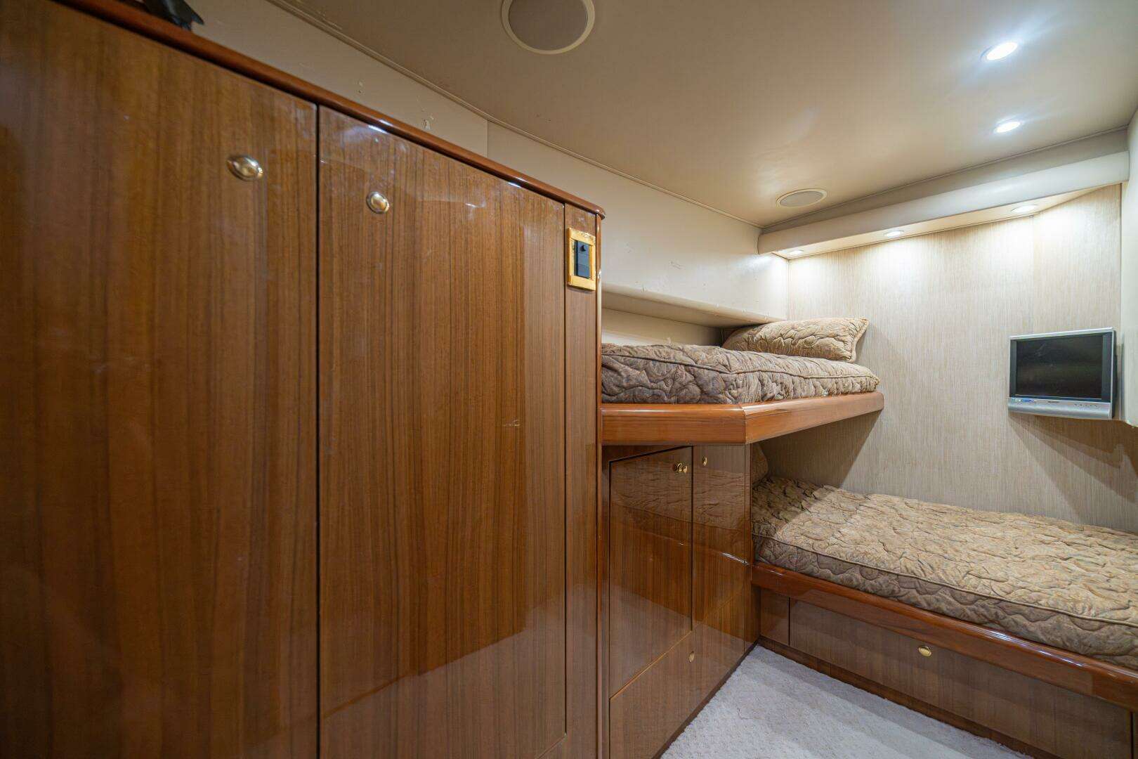 2006 Viking 56 Convertible - Image 48