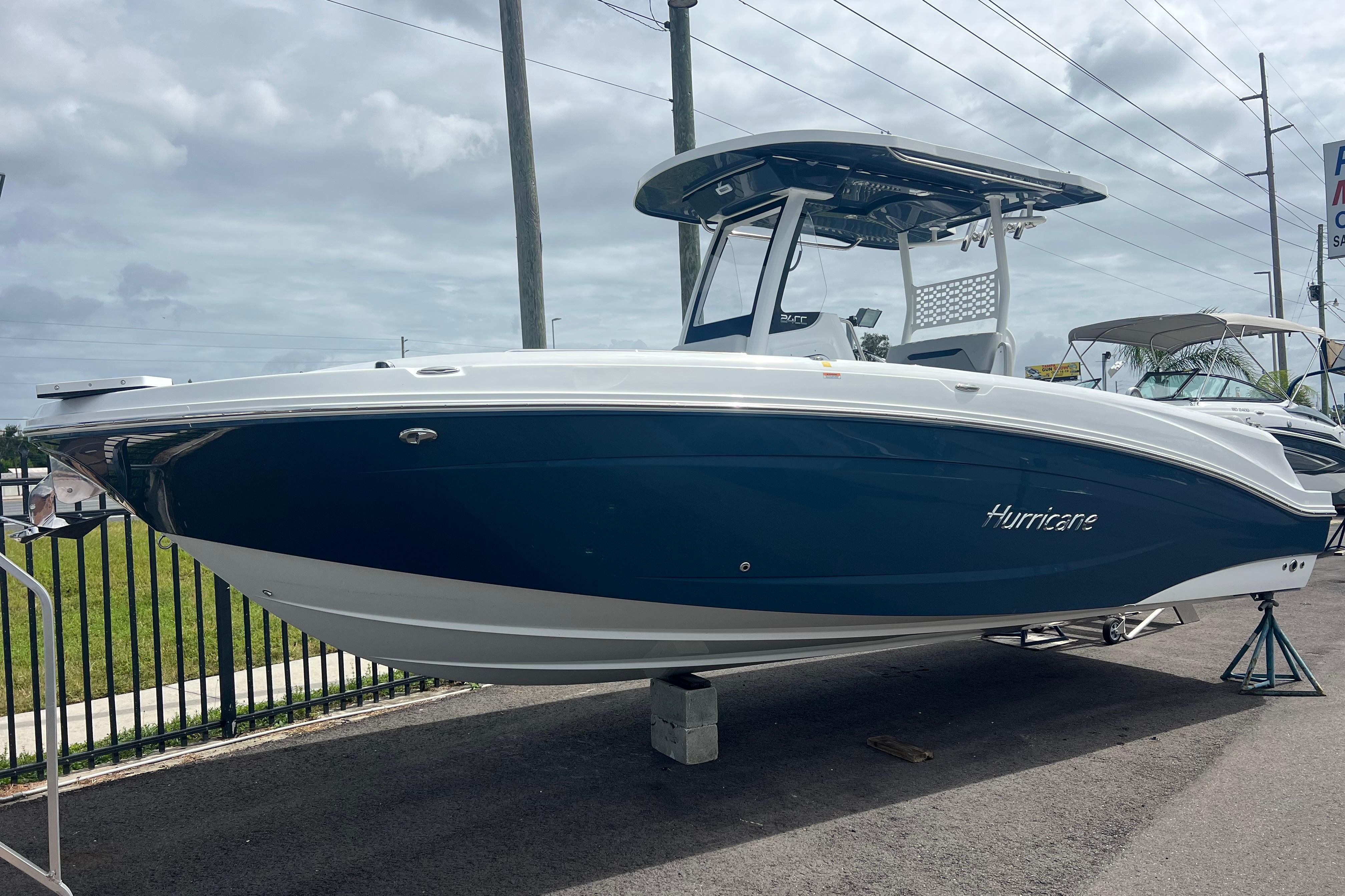 2026 Hurricane Center Console 24 OB