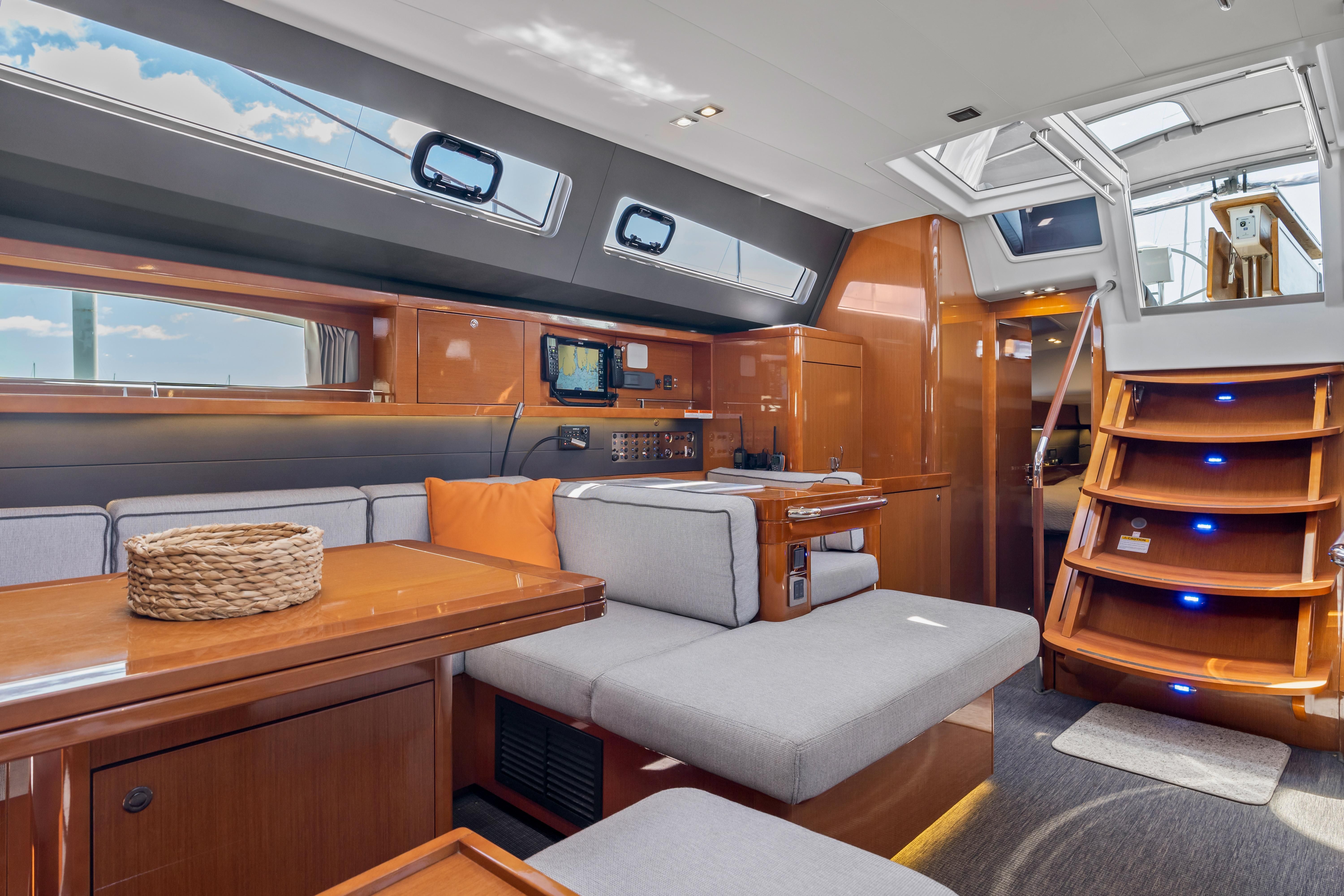 2016 Beneteau Oceanis 60 - 25