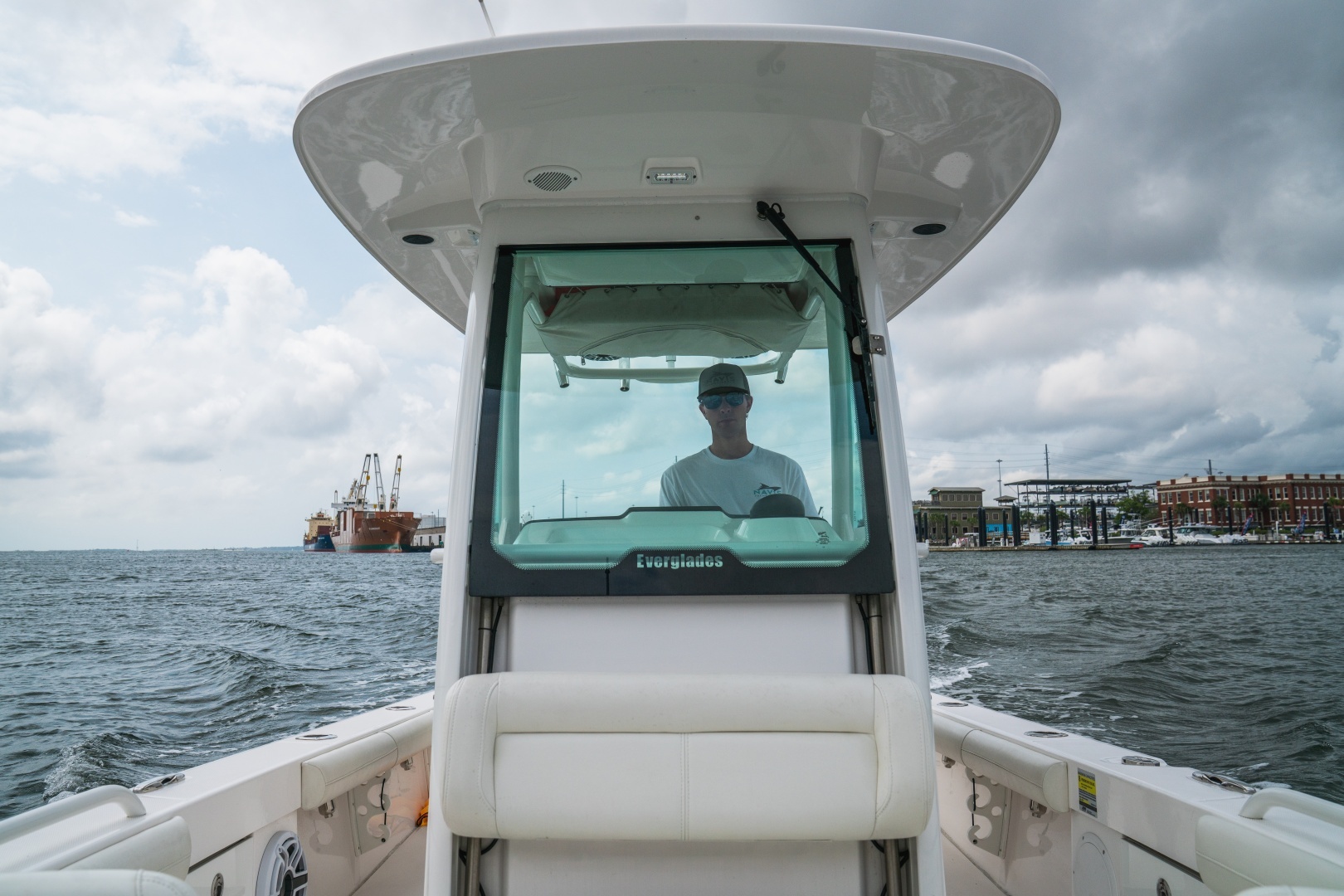 2020 Everglades 253CC - Image 9