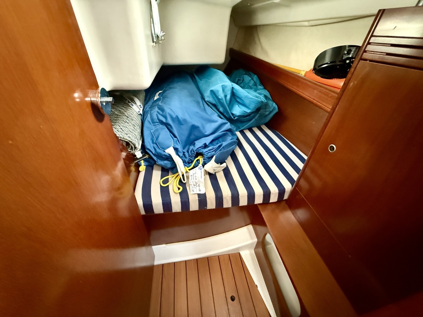 2005 Beneteau First 36.7 - Image 22