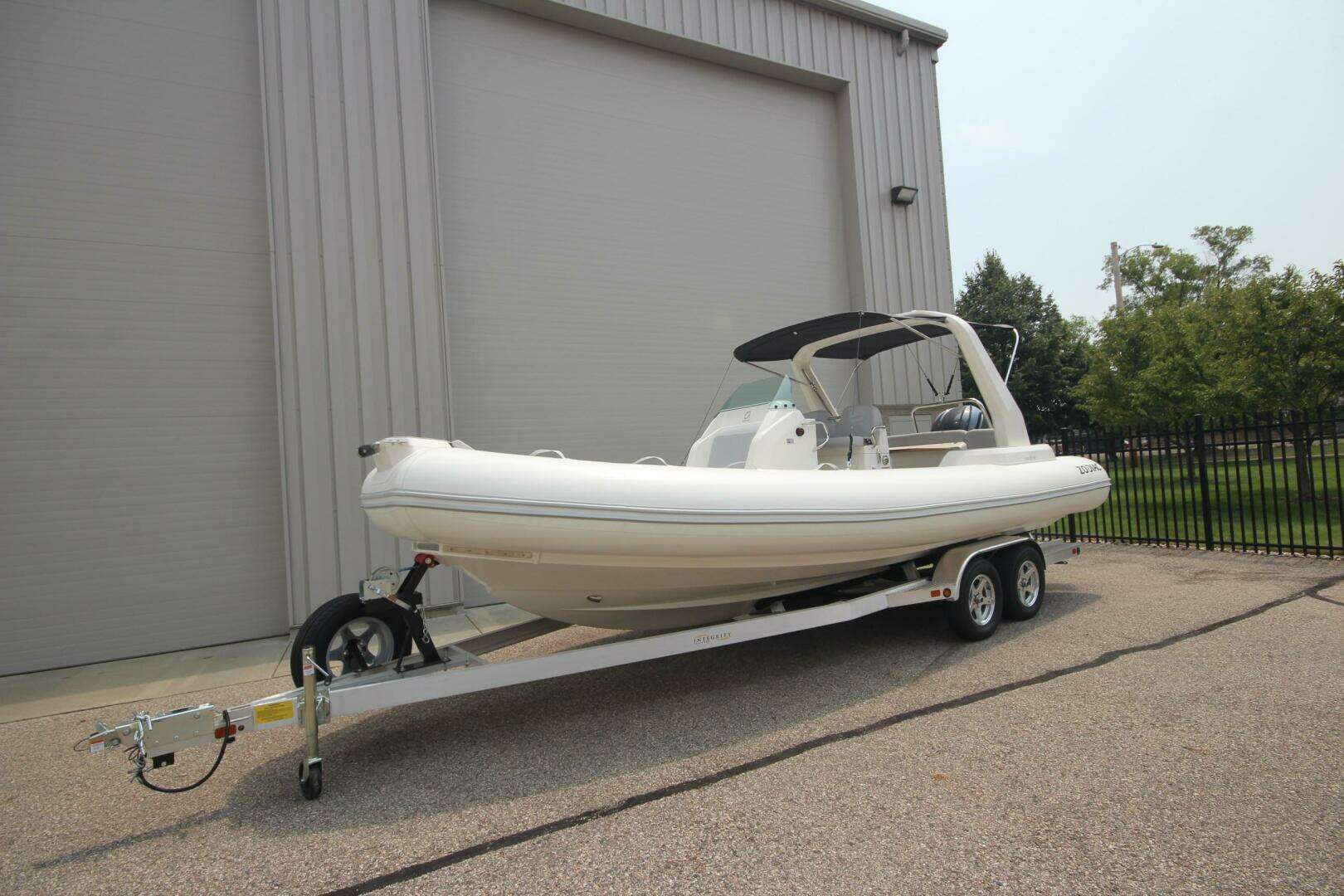 2024 Zodiac Medline 7.5 NEO - Image 3