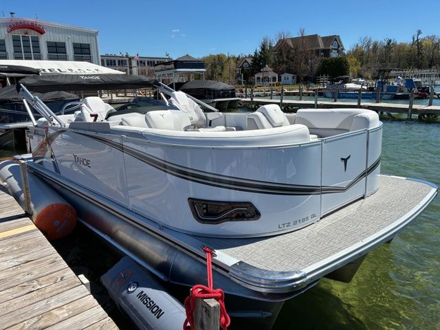 2026 Tahoe 2185 LTZ Quad Lounger - 6