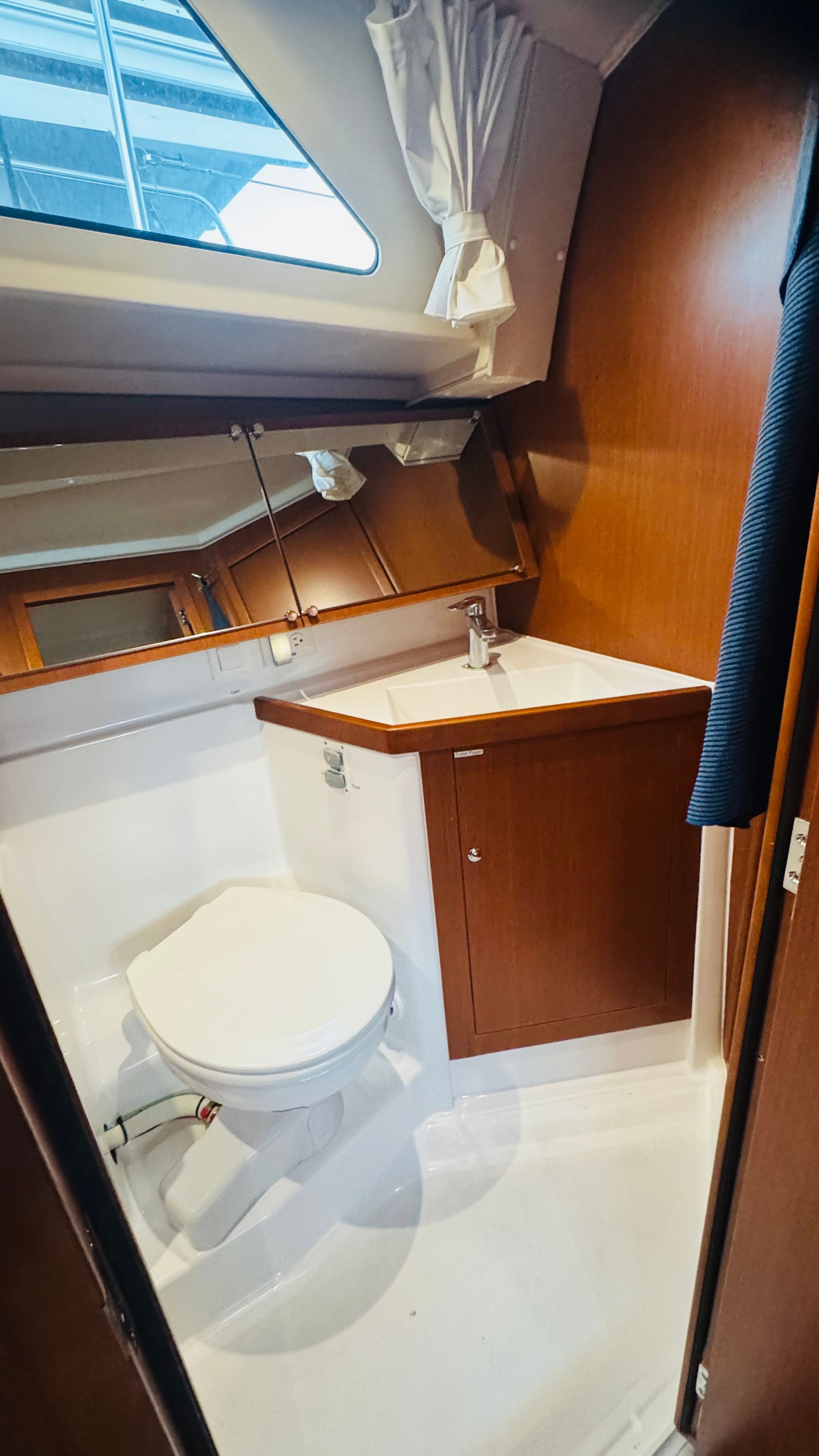 2018 Beneteau Oceanis 41.1 - 18