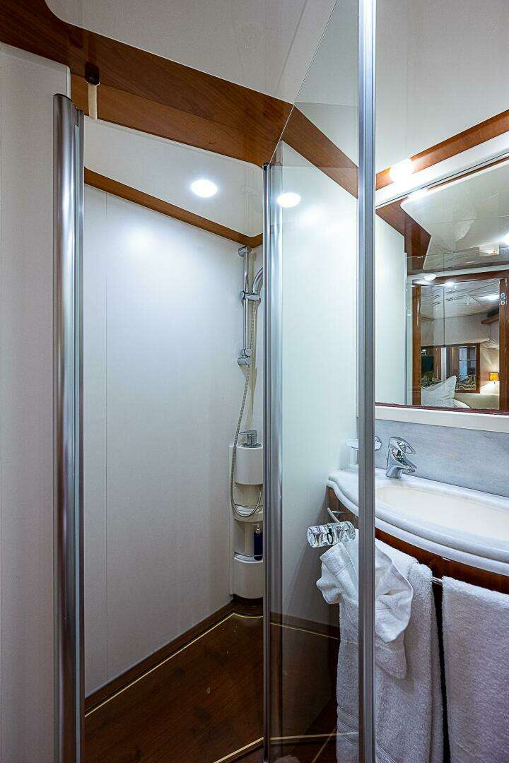 2006 Ferretti Yachts 830 - Image 131