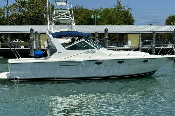 2000 Tiara Yachts 3100 Open
