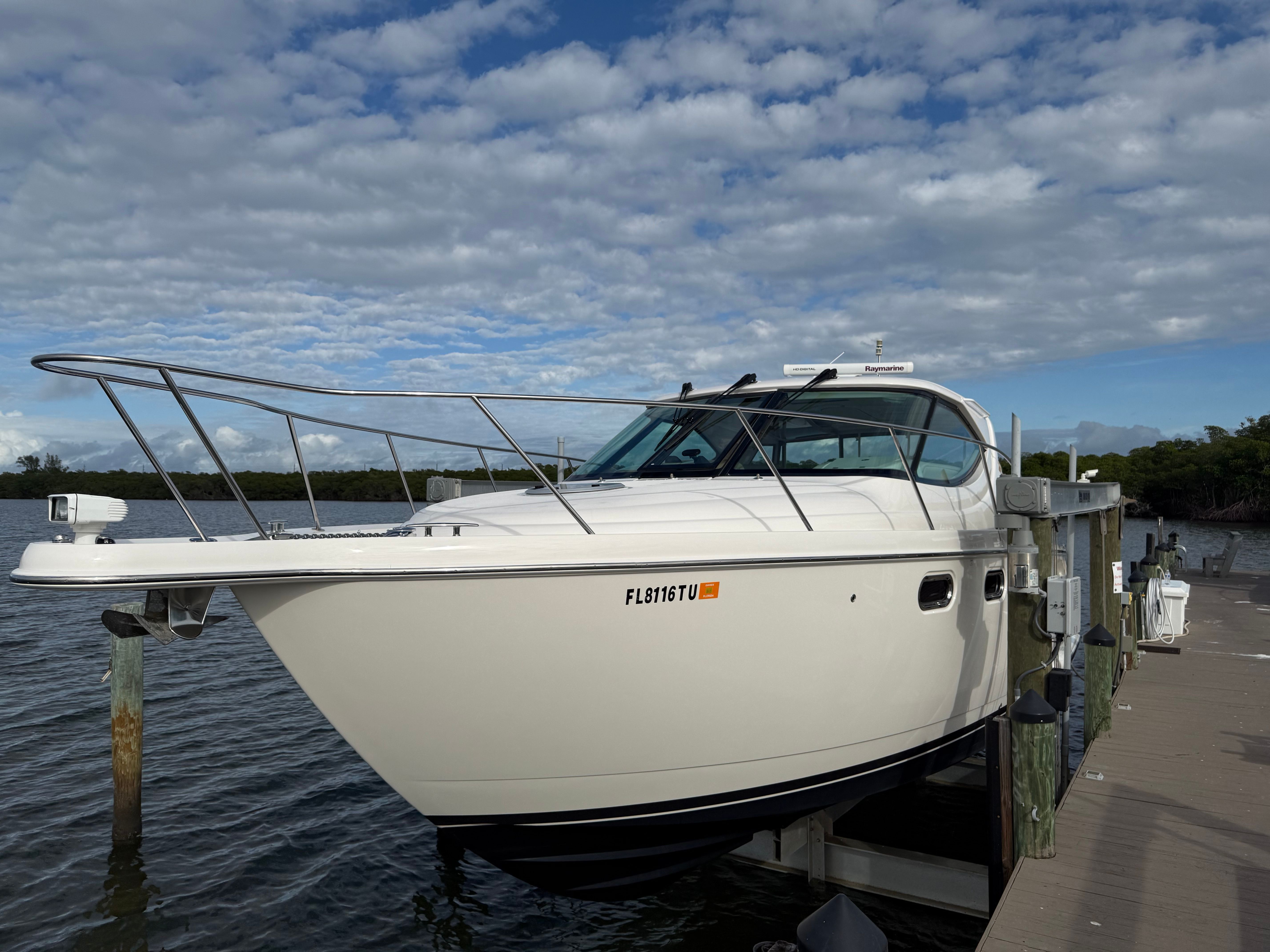 2012 Tiara Yachts 3500 Sovran