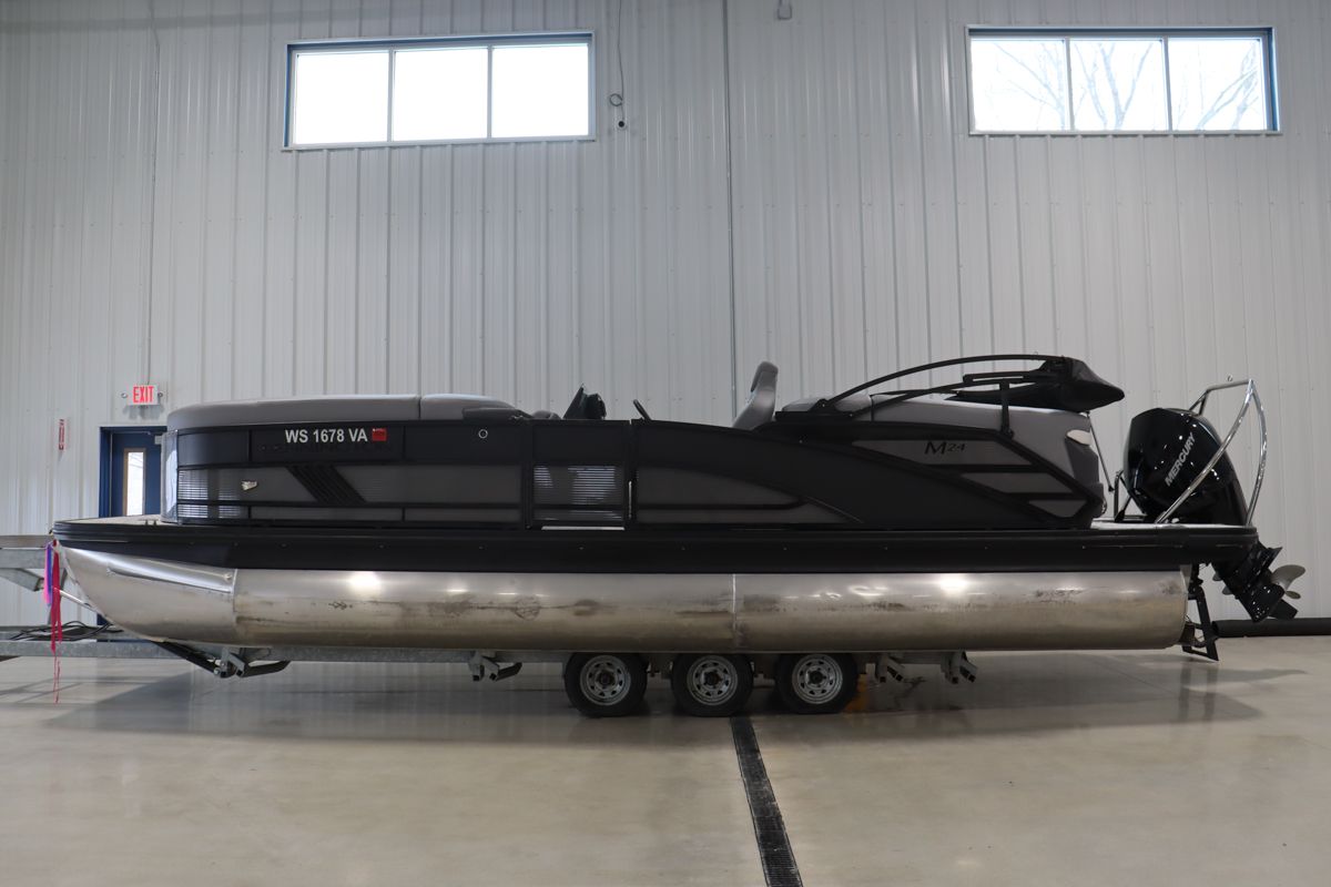 2025 Bennington 24MFB