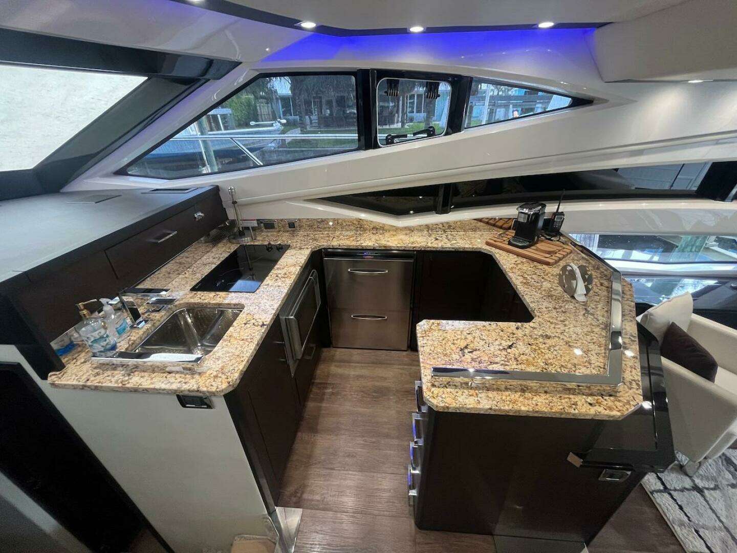 2017 Marquis 500 Sport Yacht - Image 29