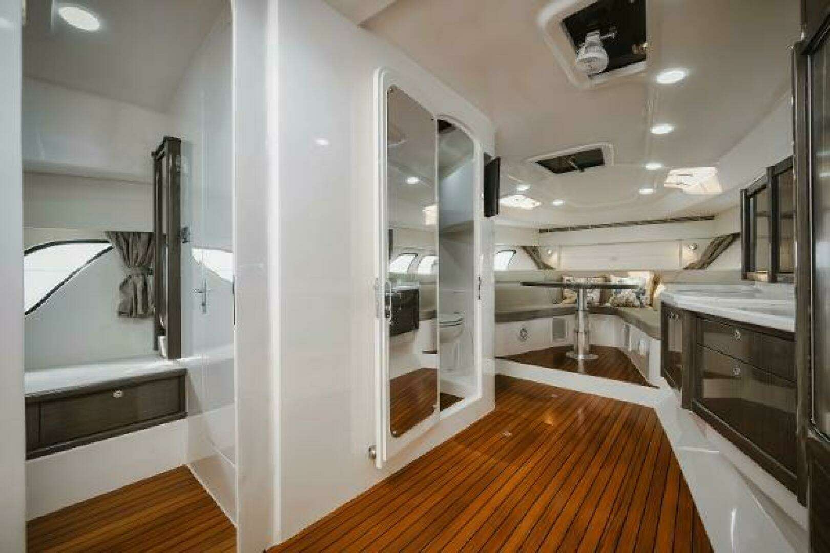 2018 Intrepid 475 Sport Yacht - Image 30