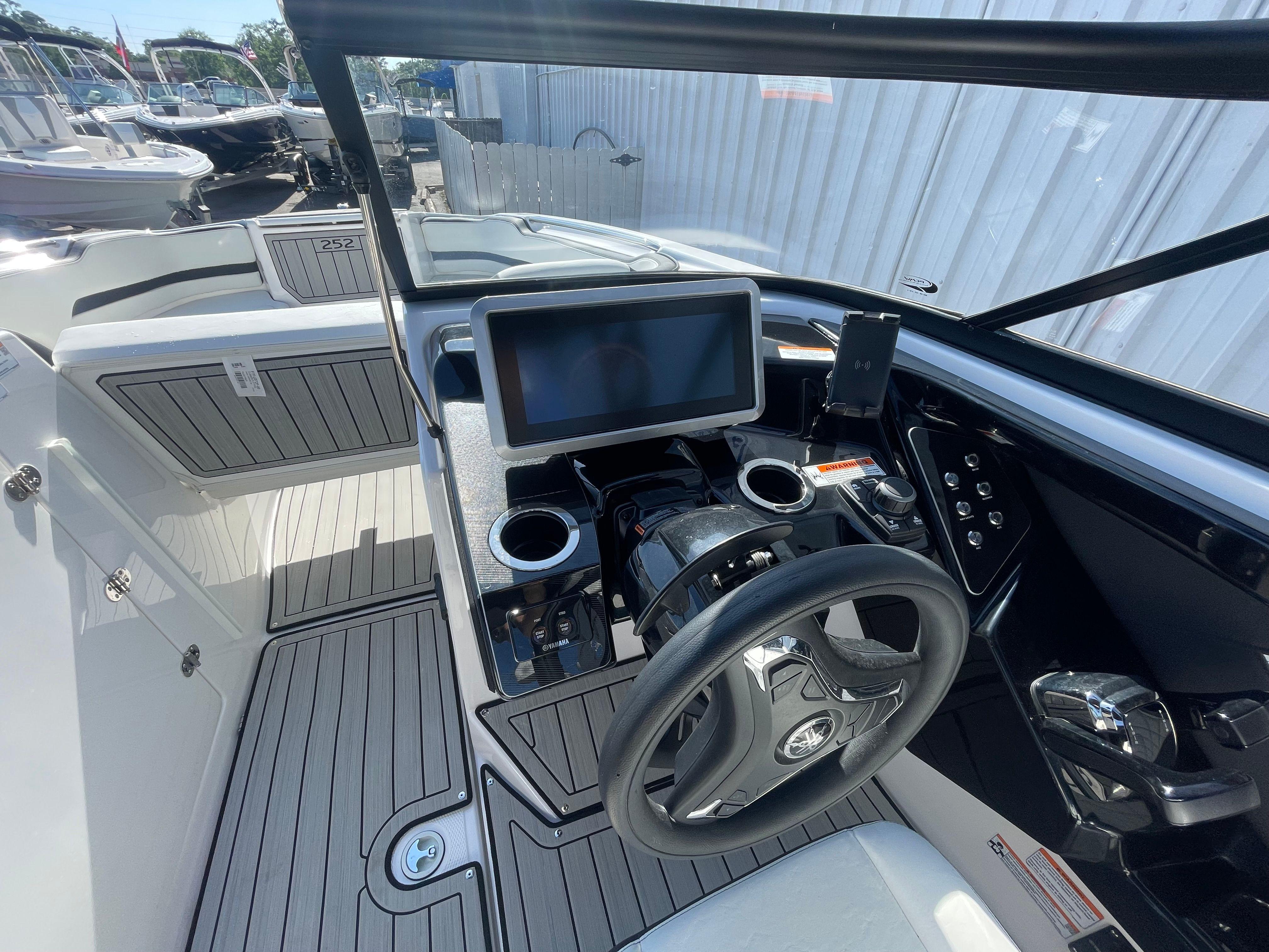 2025 YAMAHA 252 SD - Image 15