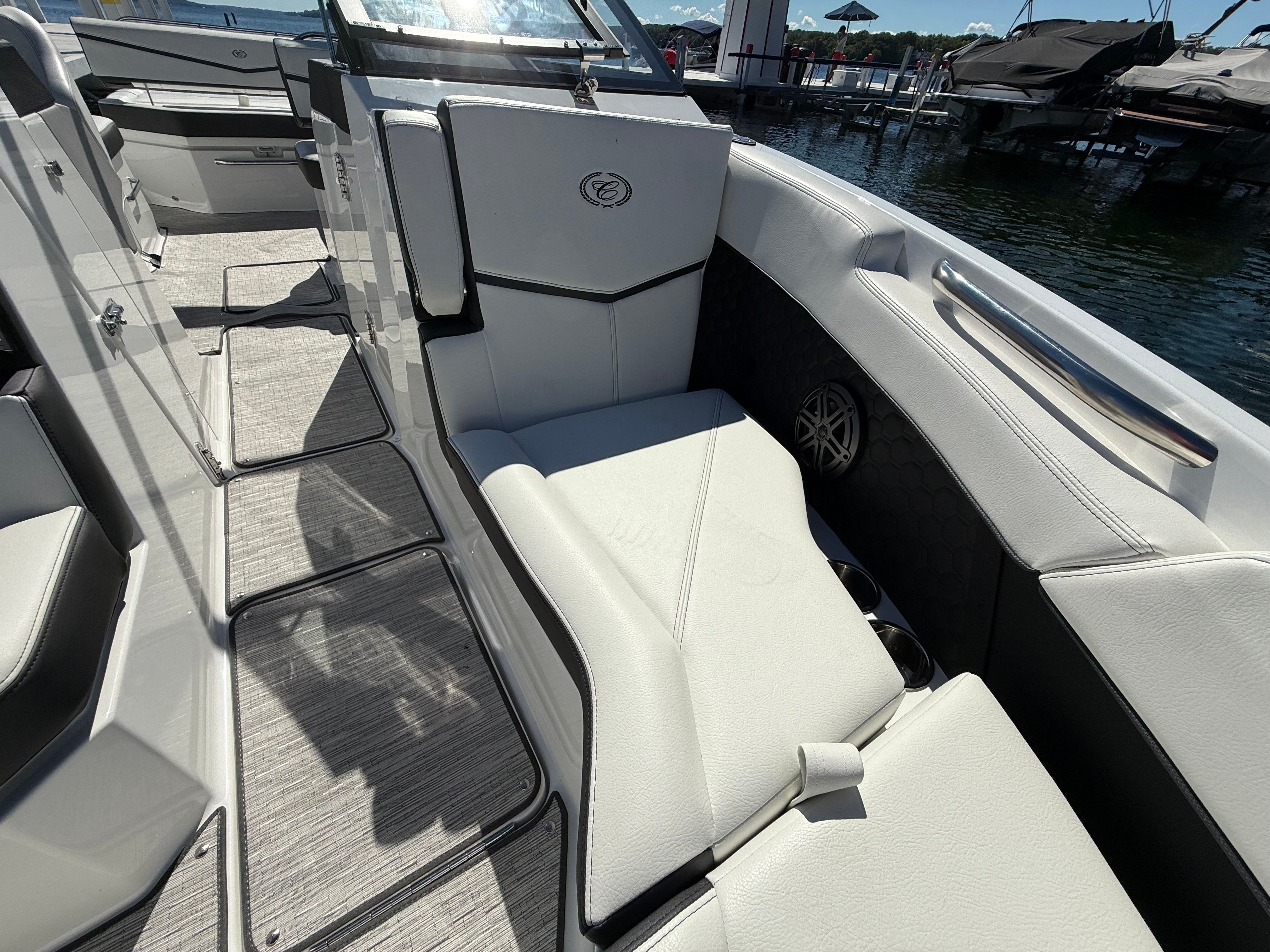 2026 Cobalt R6 Surf - 17