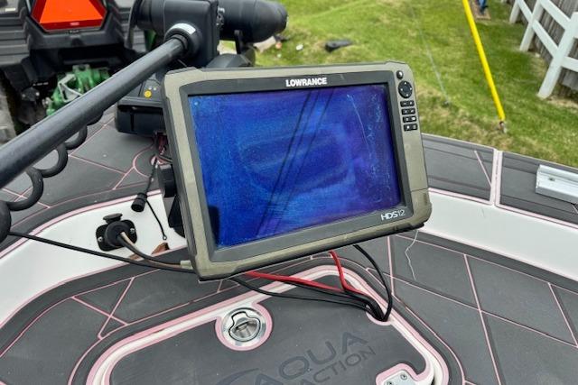 Lowrance HDS-12 fishfinder on 2015 Robalo 226 Cayman boat deck.