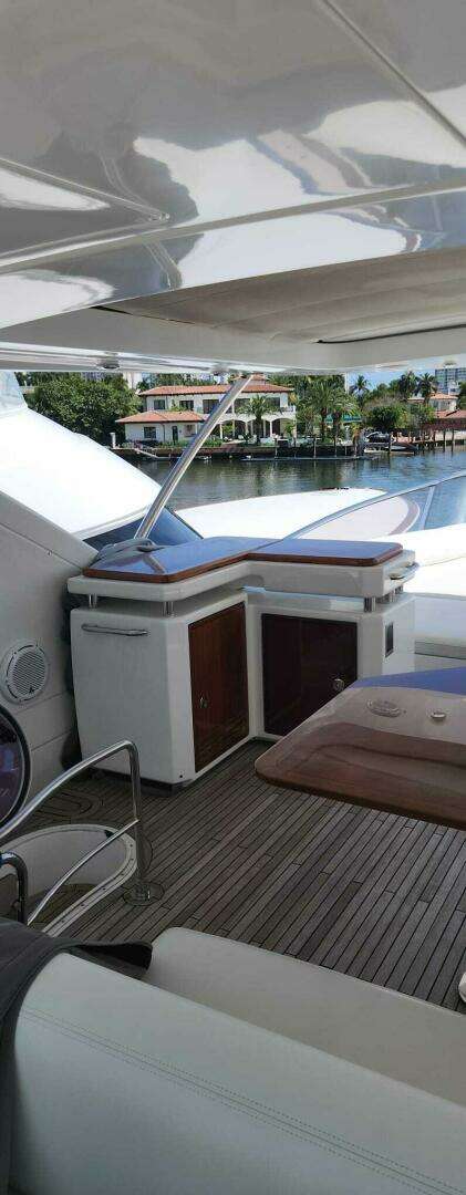 2014 Azimut Flybridge - Image 18