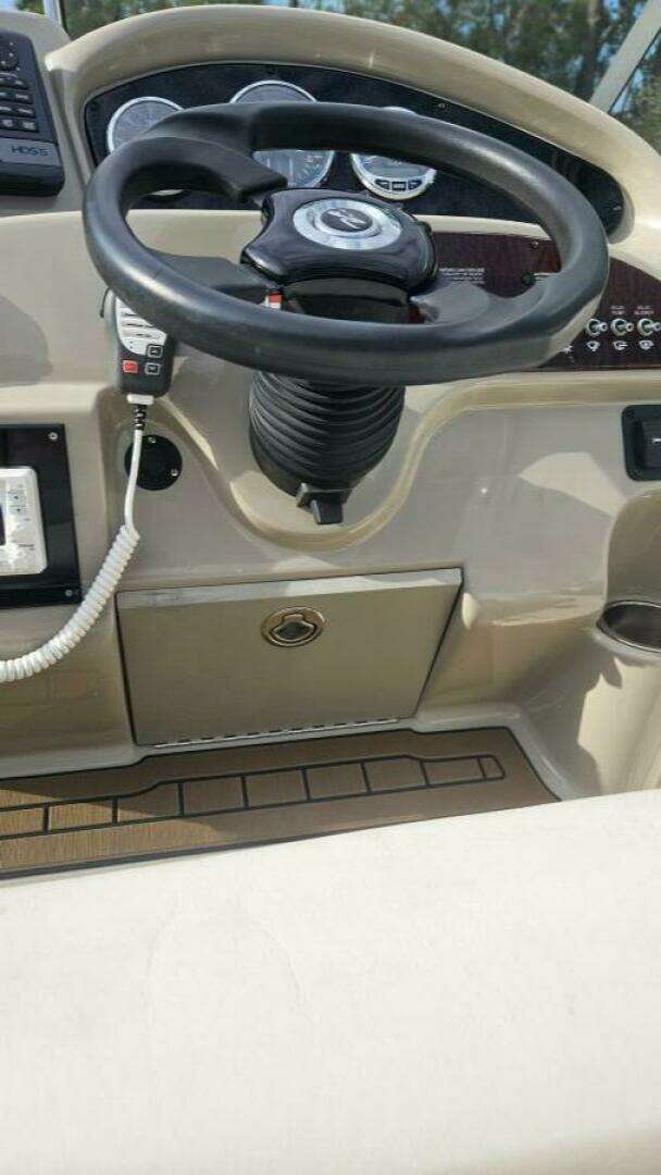 2008 Sea Ray 240 Sundancer - Image 30
