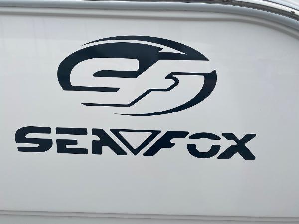 2020 Sea Fox 226 Traveler logo on boat exterior
