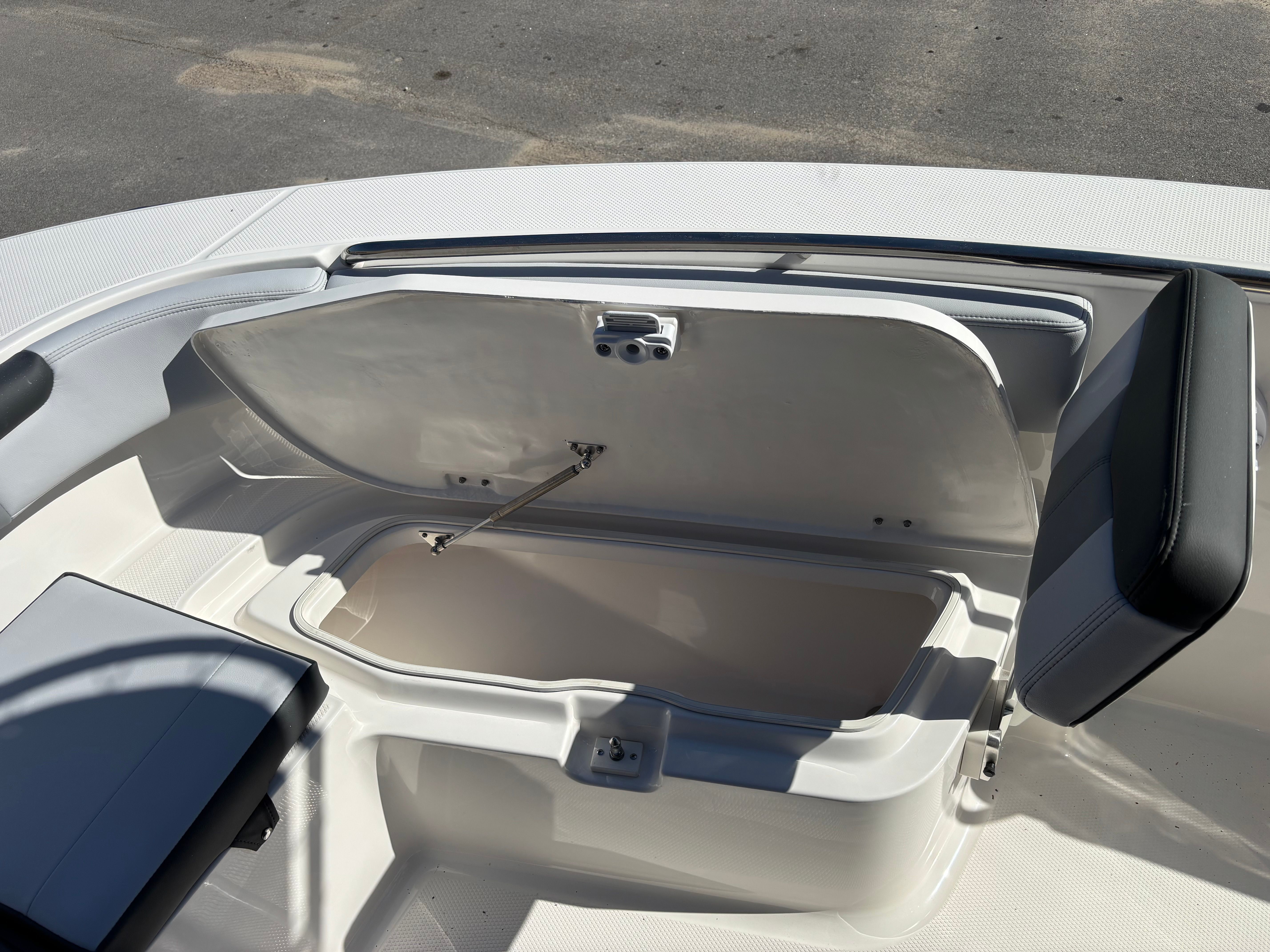 2026 ROBALO 202 EX - Image 7