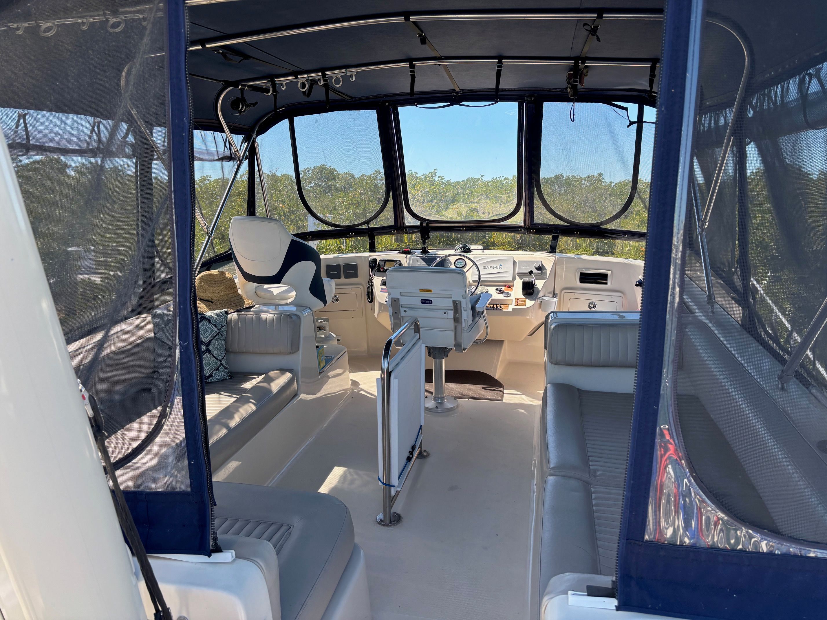 2005 Mainship 400 Trawler - 18