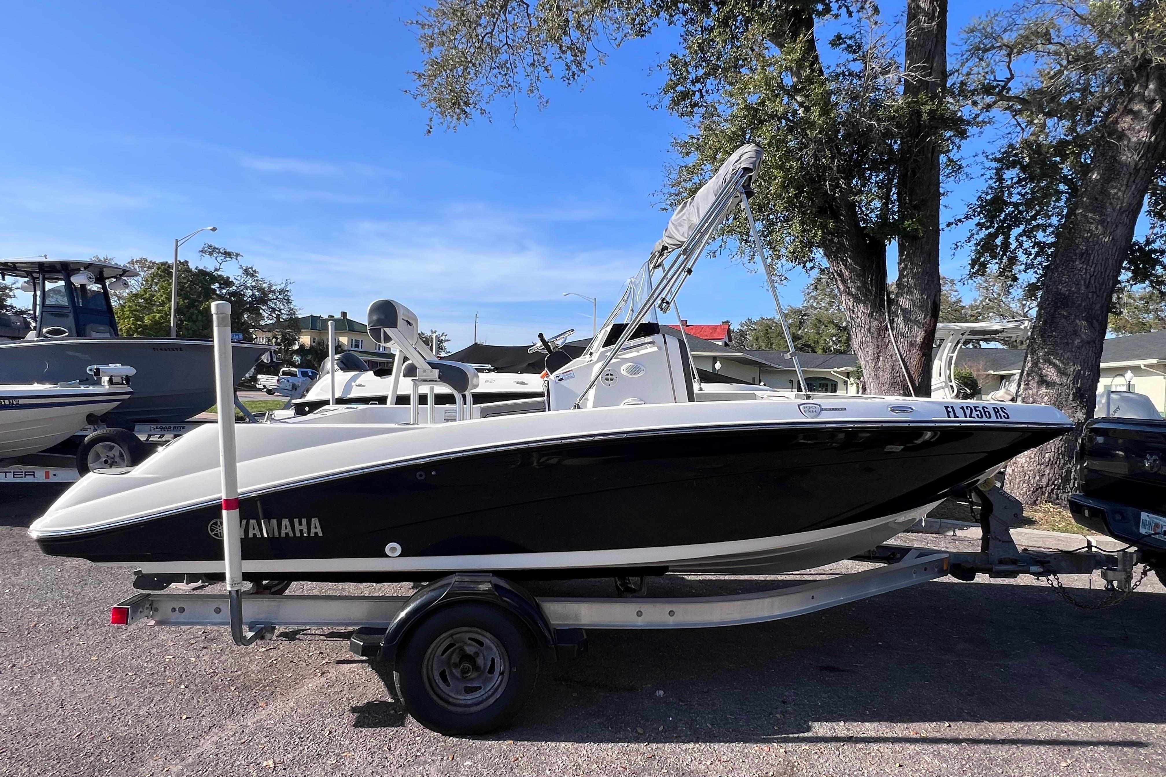 2018 Yamaha Boats 190 FSH Deluxe