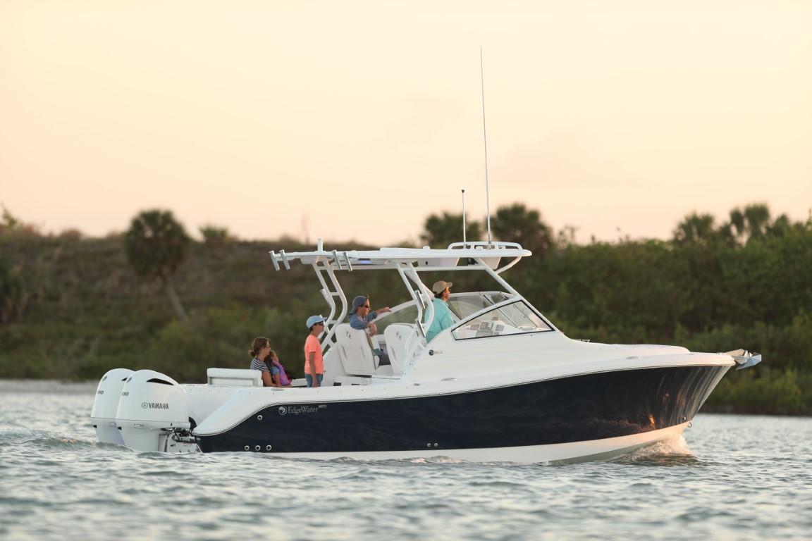 2026 Edgewater 280CX Crossover