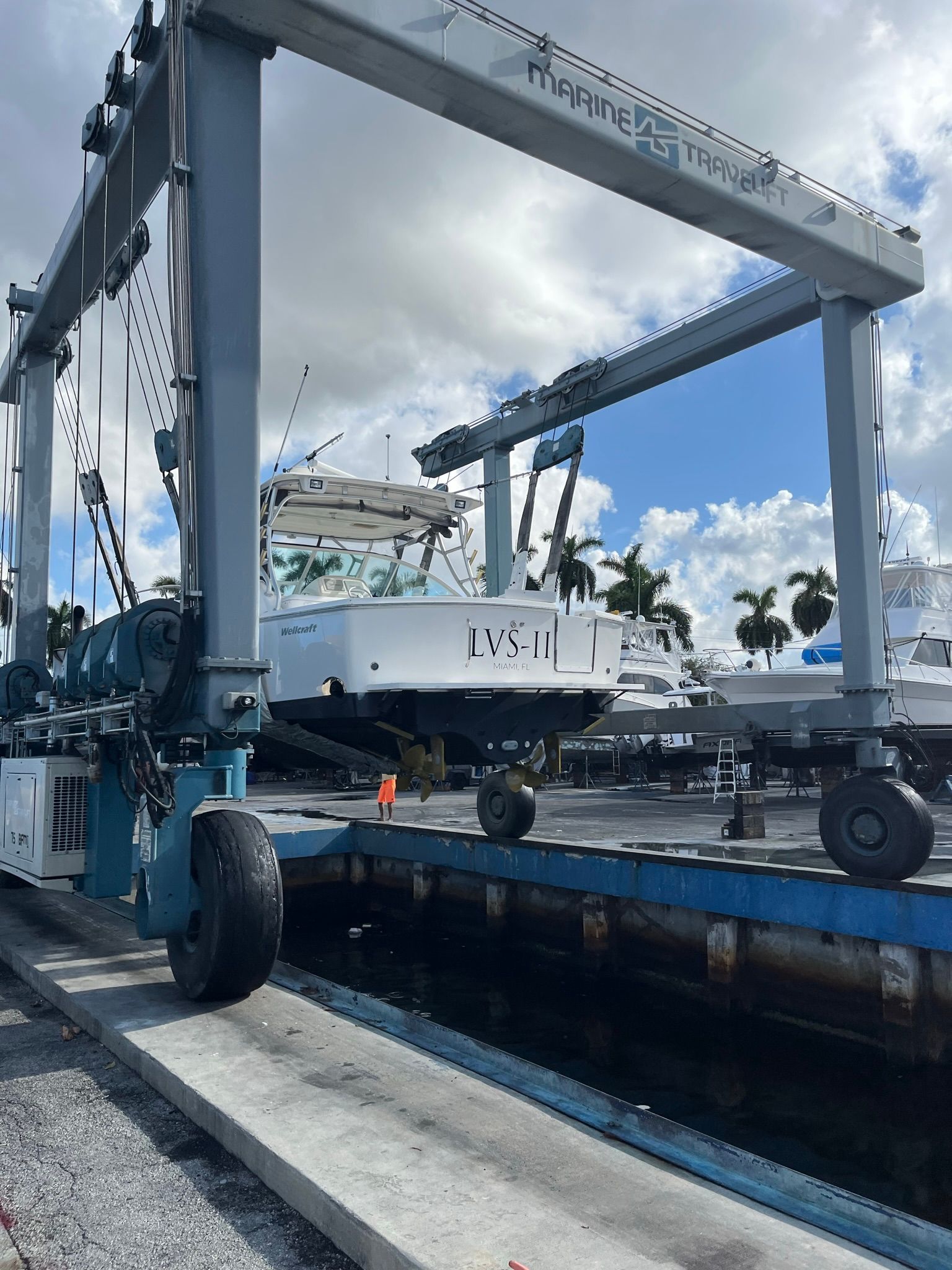 2006 Wellcraft Coastal 360 - 24