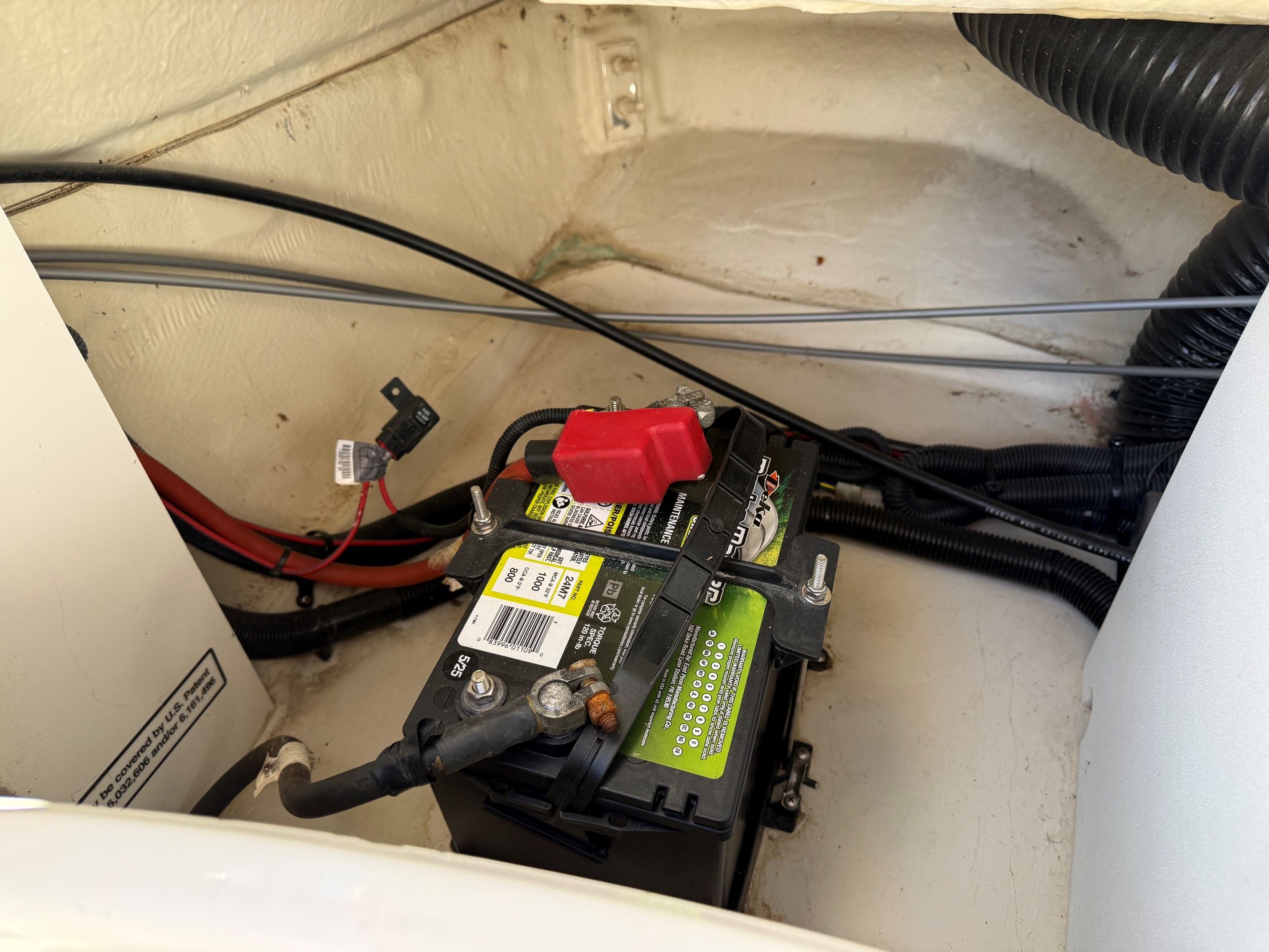 Boat battery in 2007 Sea Ray 230 Select.