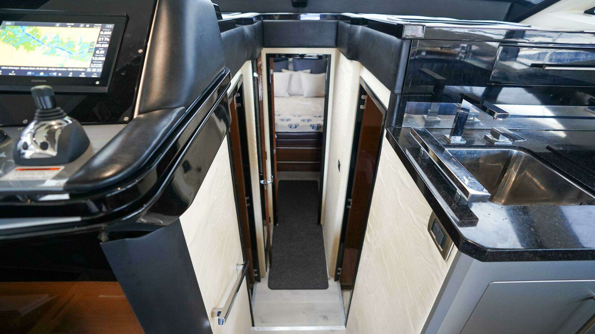 2009 Marquis 500 Sport Bridge - Image 18
